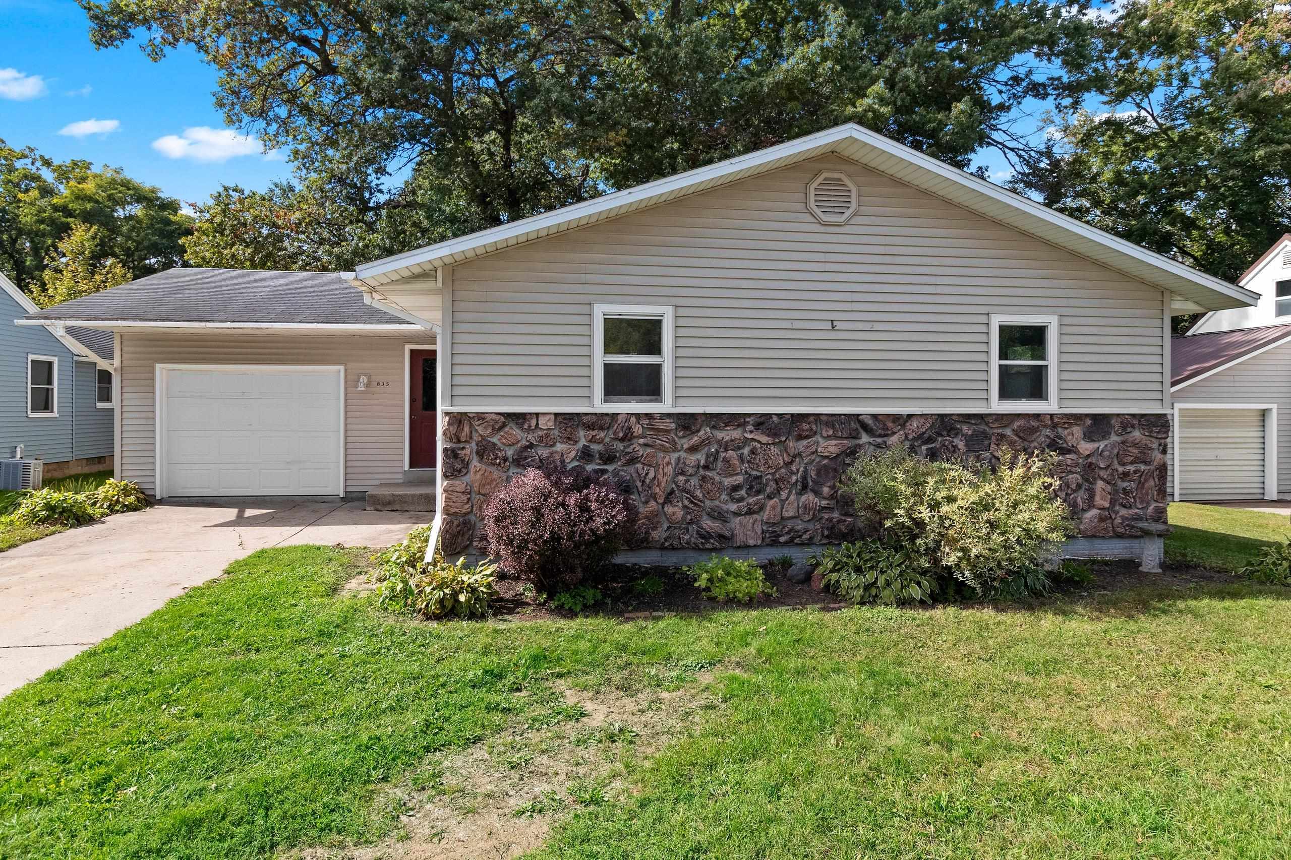 835 S PROSPECT Street property preview photograph