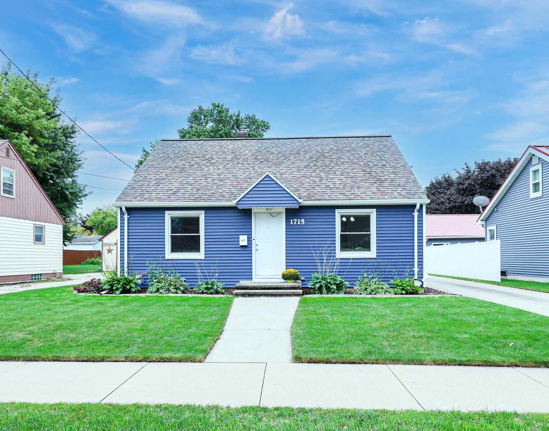 1715 E COLLEGE Avenue property preview photograph