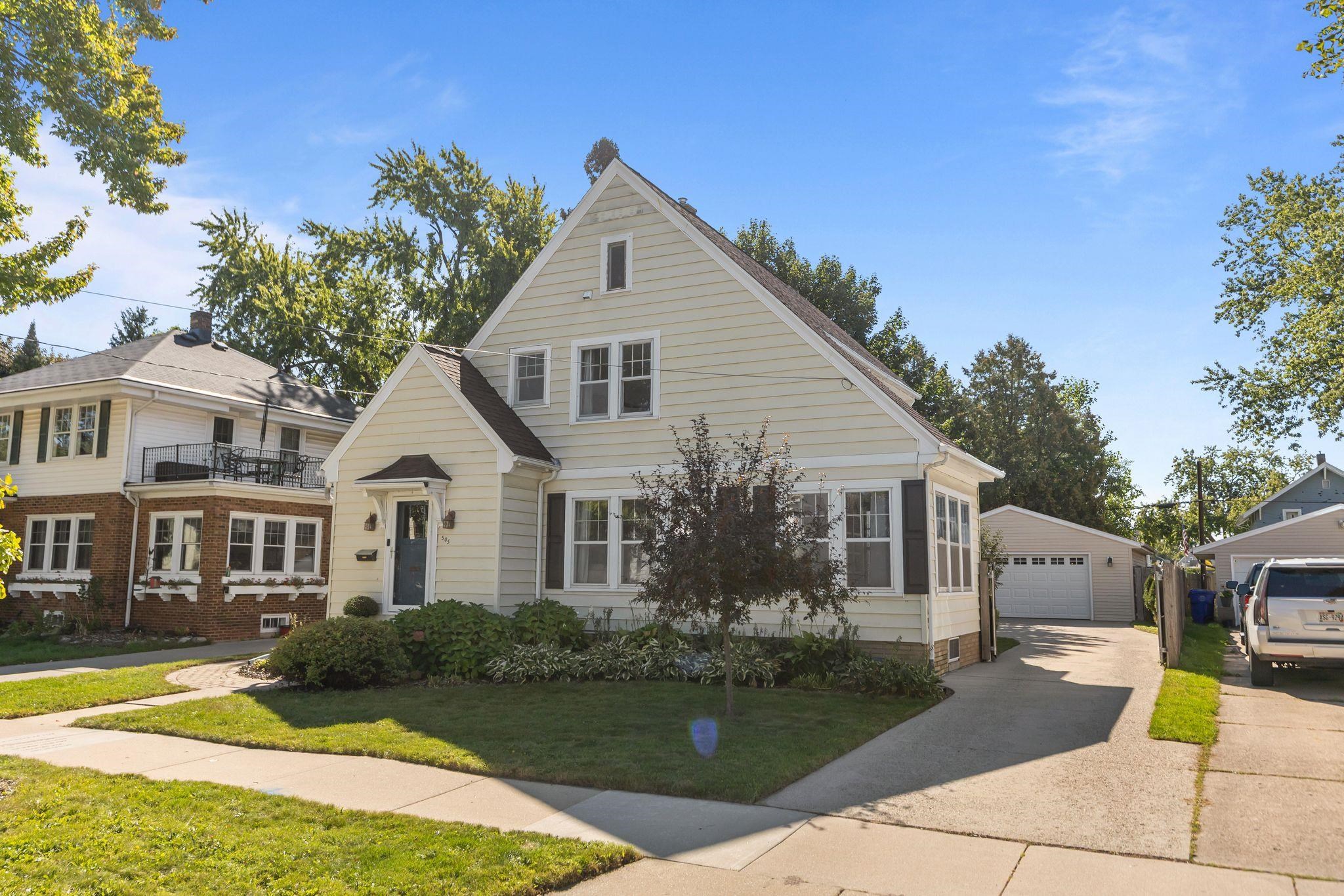 505 E BREWSTER Street property preview photograph