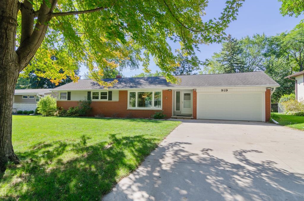 919 MORRIS Avenue property preview photograph