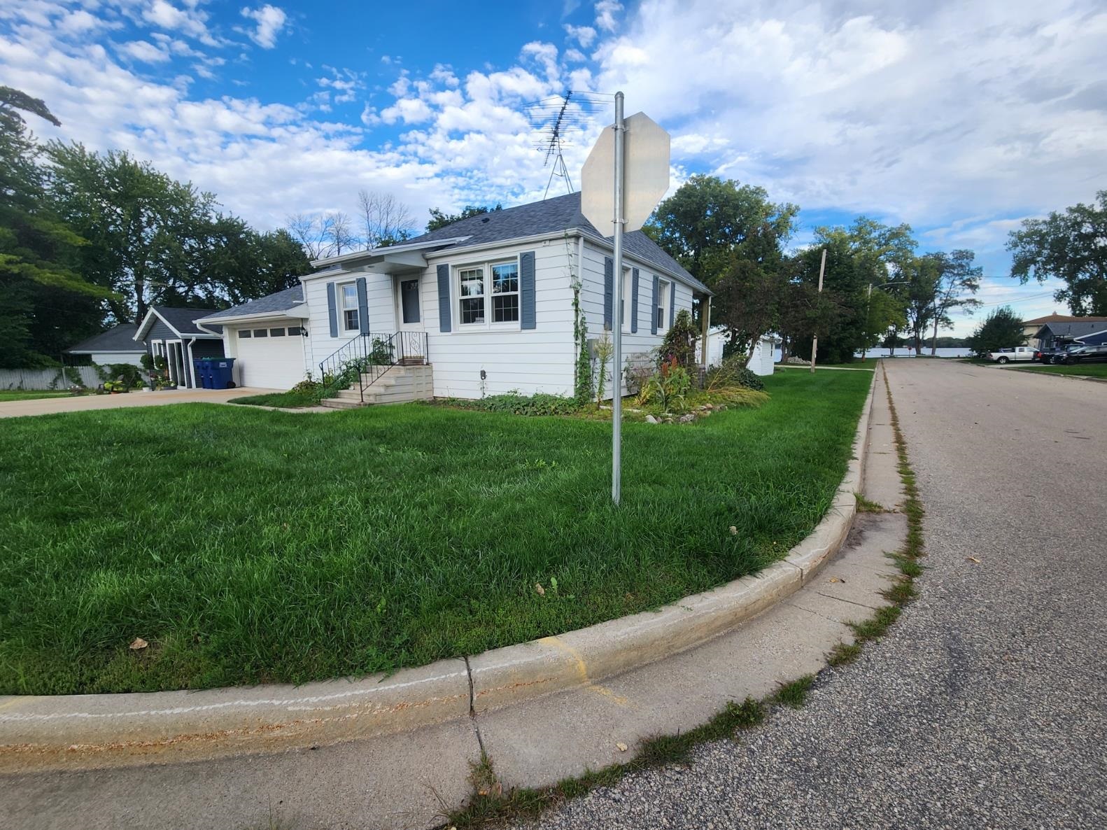 603 N 7TH Street property preview photograph