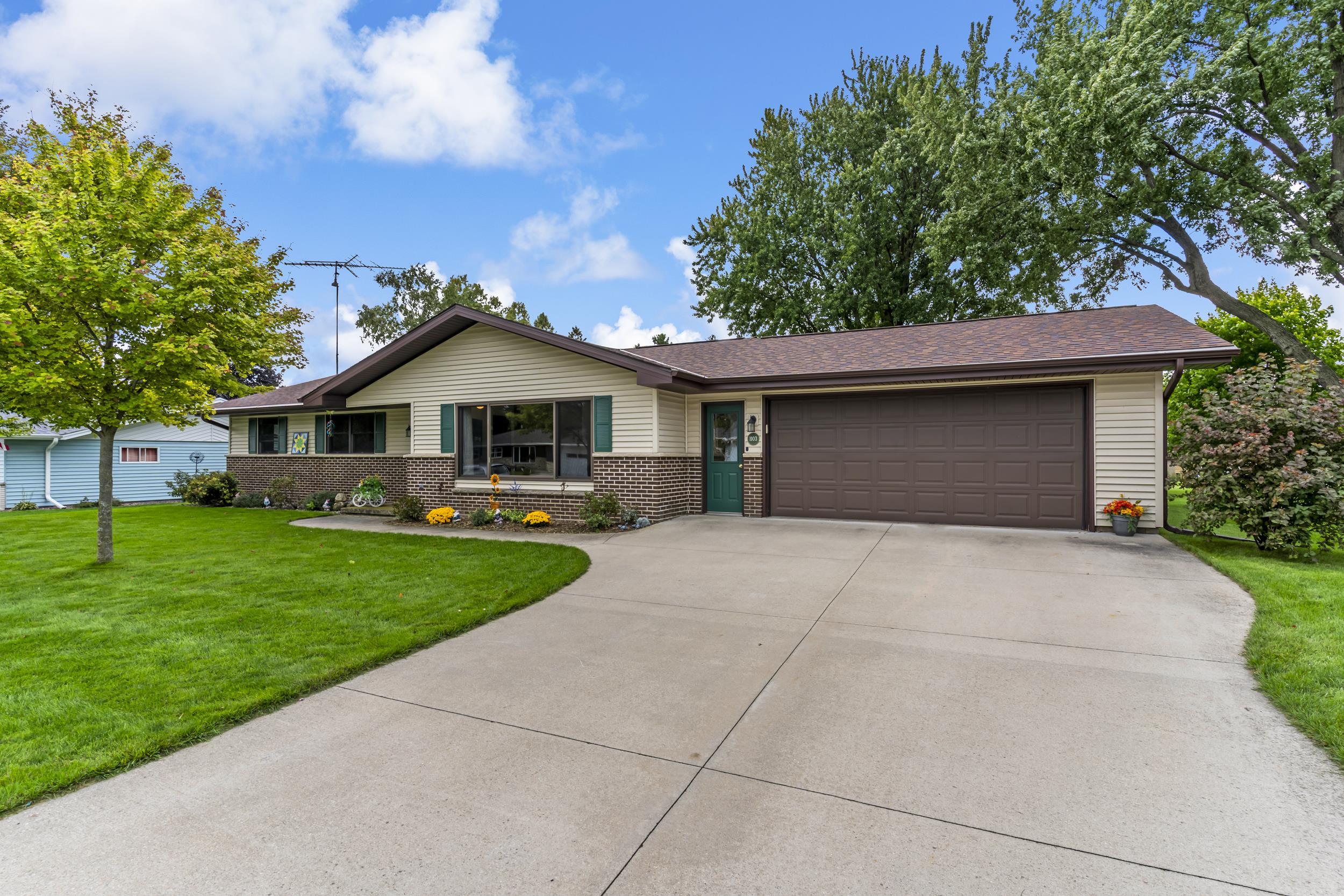 1103 NORTH Avenue property preview photograph