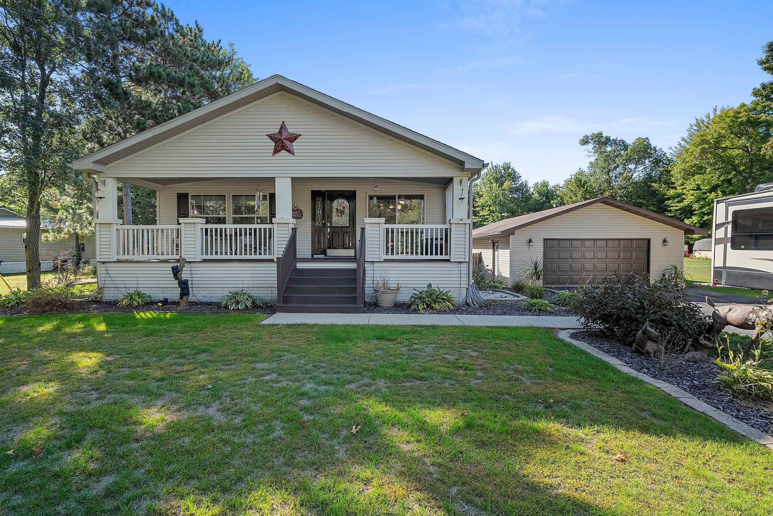 W5021 PIONEER Drive property preview photograph