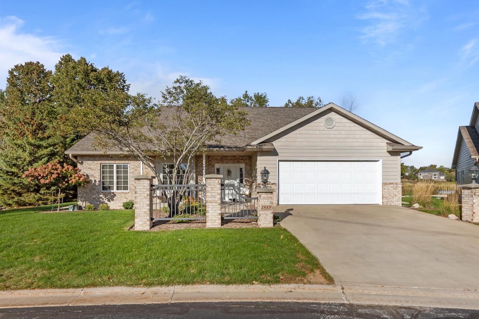 3889 N CROSSCREEK Circle property preview photograph