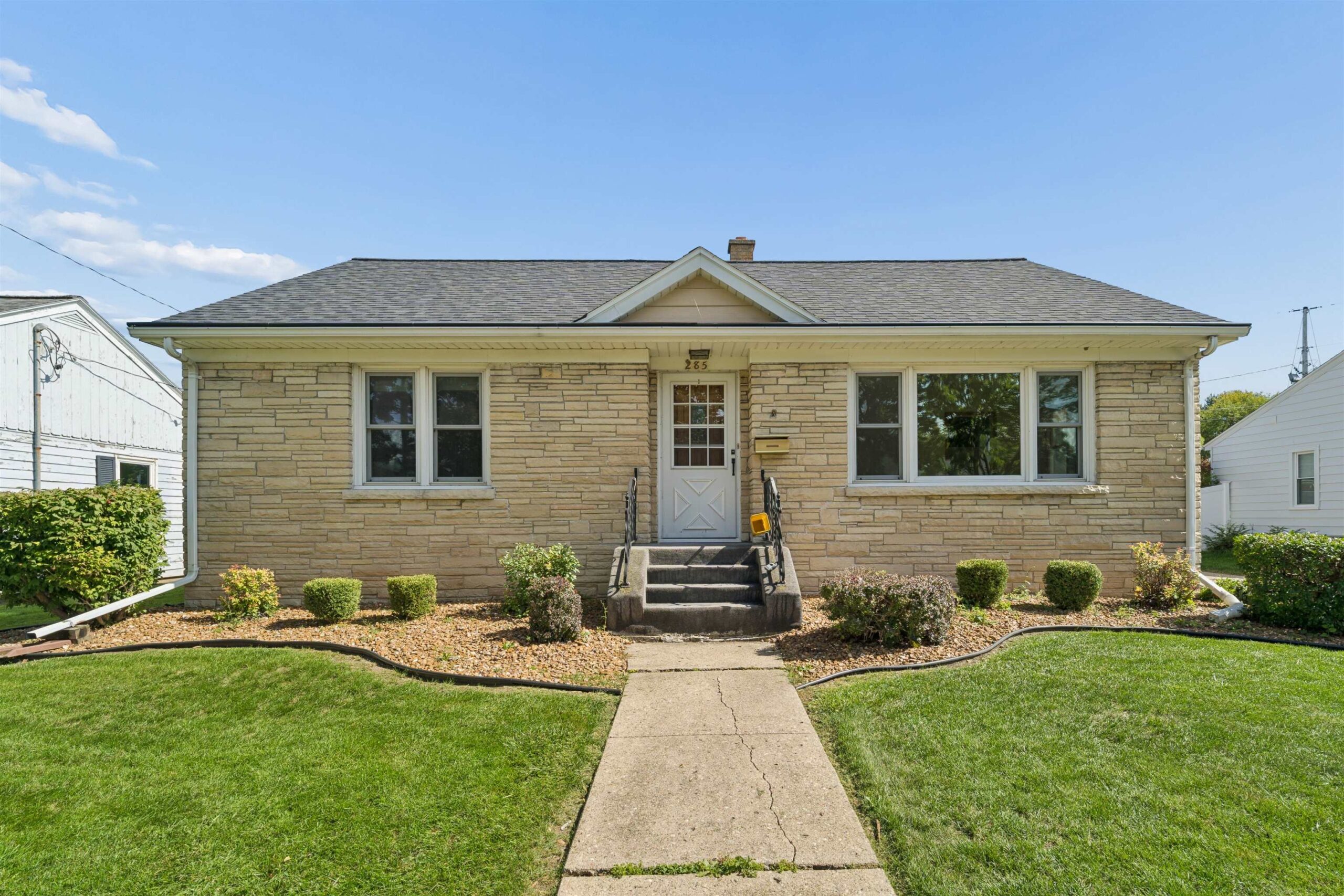 285 DAHL Place property preview photograph