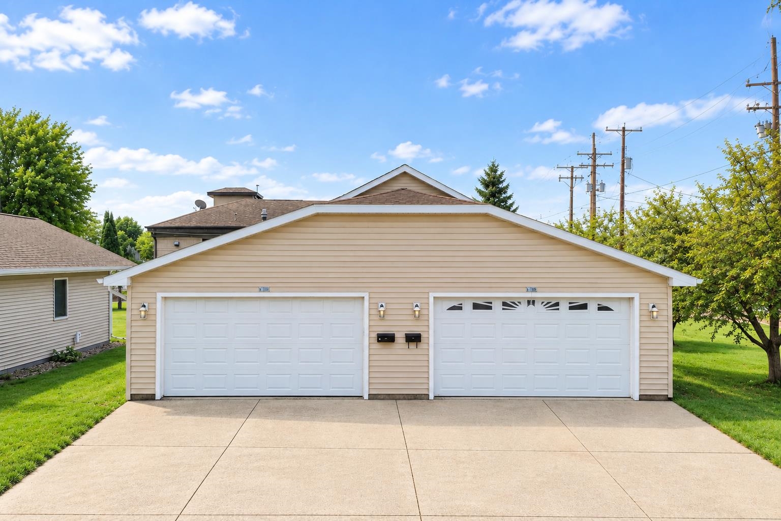1737 EVANS Street property preview photograph