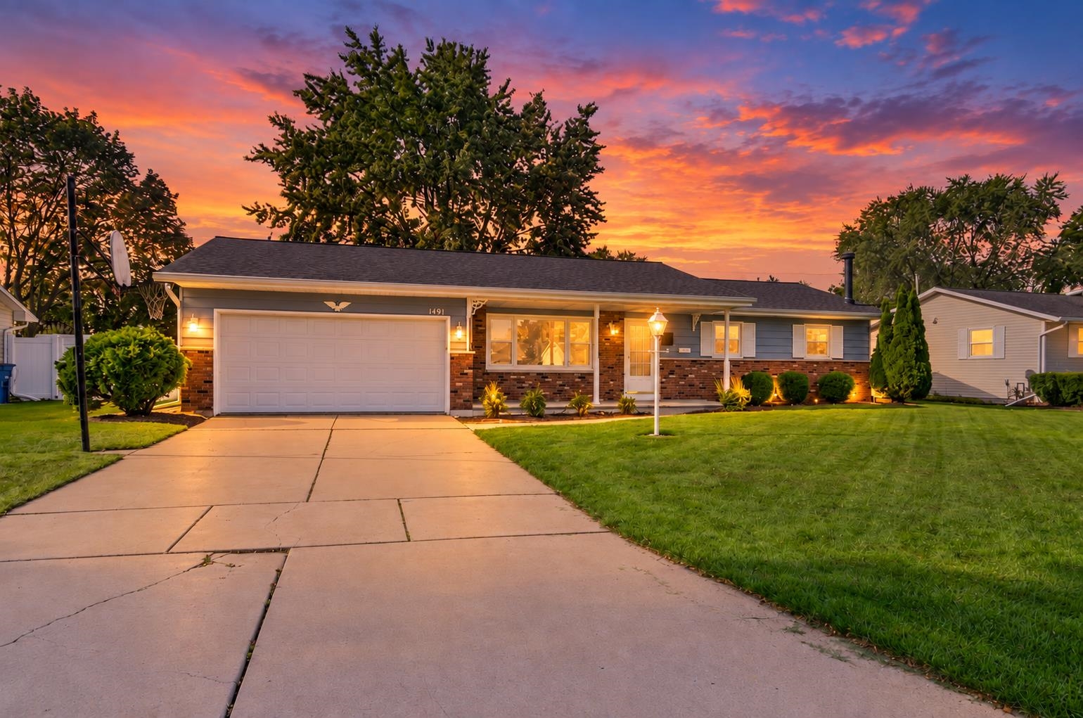 1491 COMMANCHE Avenue property preview photograph