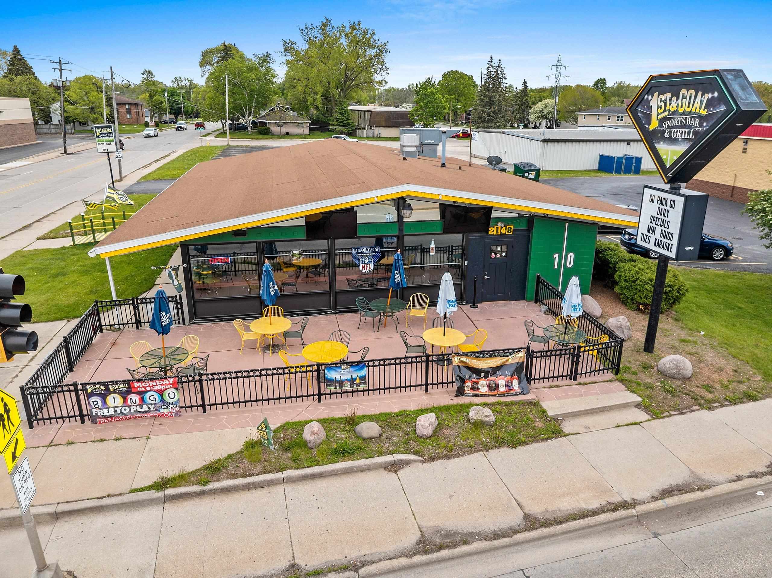 2148 UNIVERSITY Avenue property preview photograph
