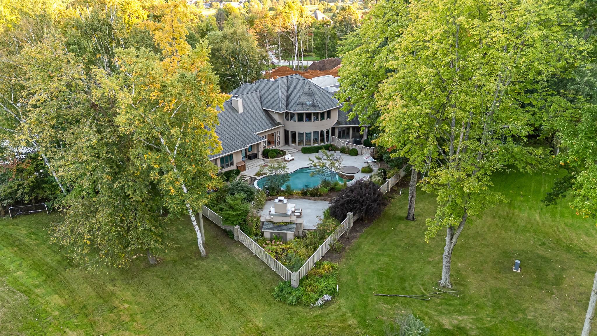 966 THORNBERRY Drive property preview photograph