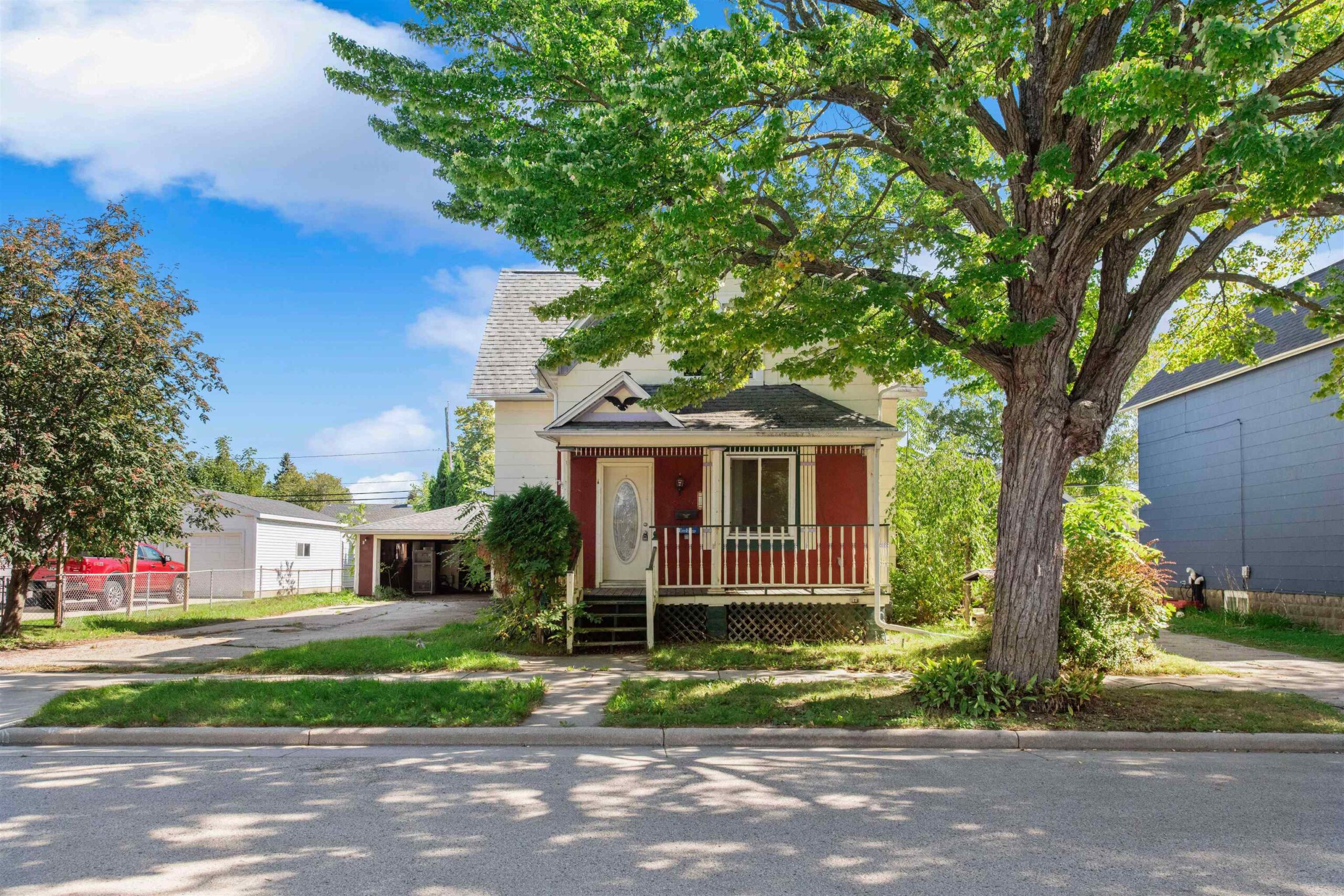 1516 OAKES Street property preview photograph
