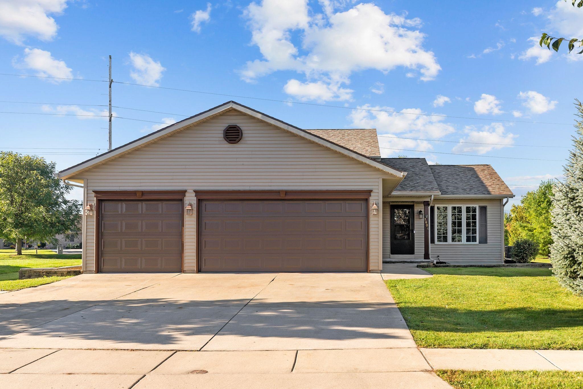 1604 PRIMROSE Lane property preview photograph