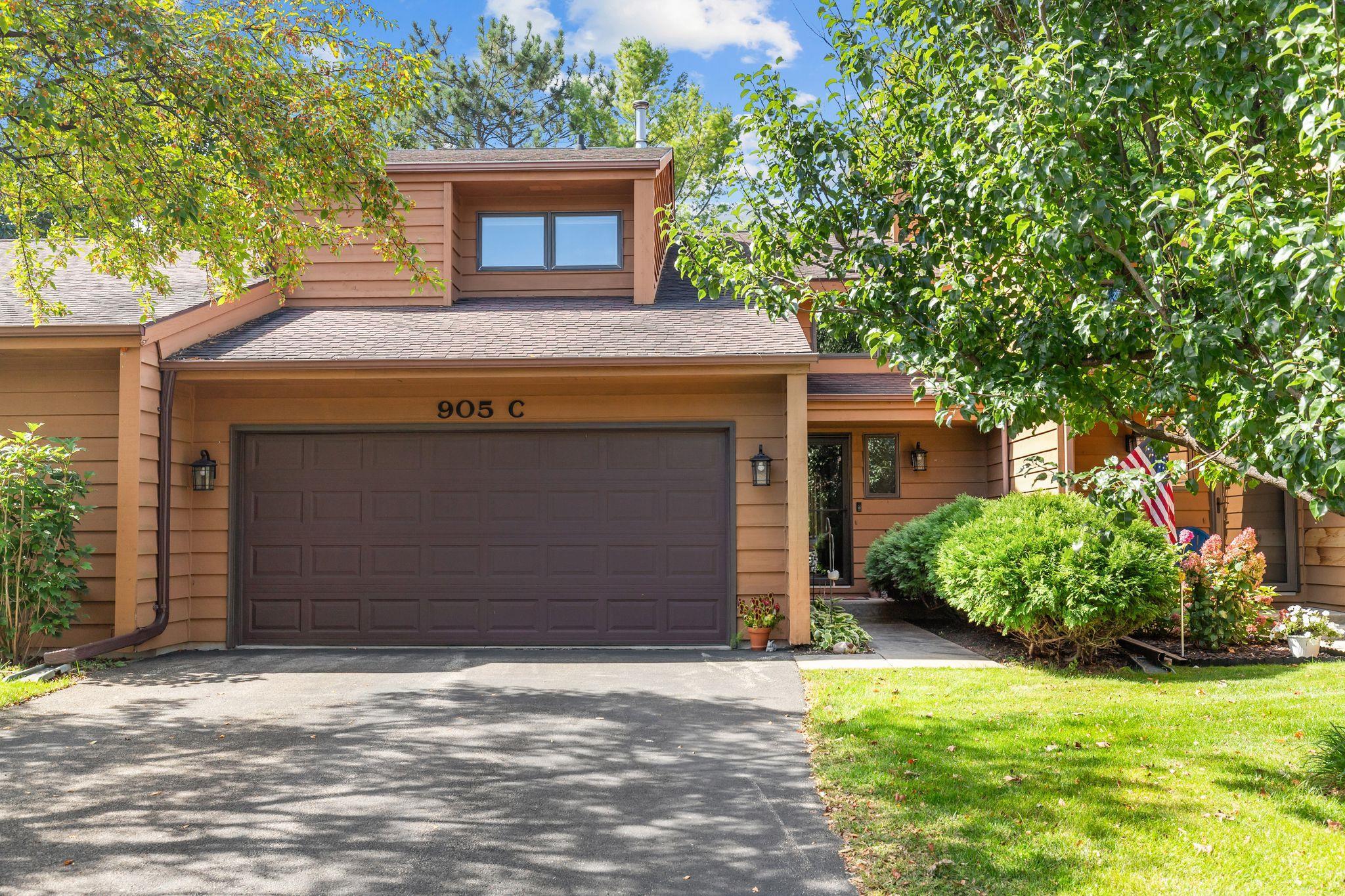 905 E WINDFIELD Place property preview photograph