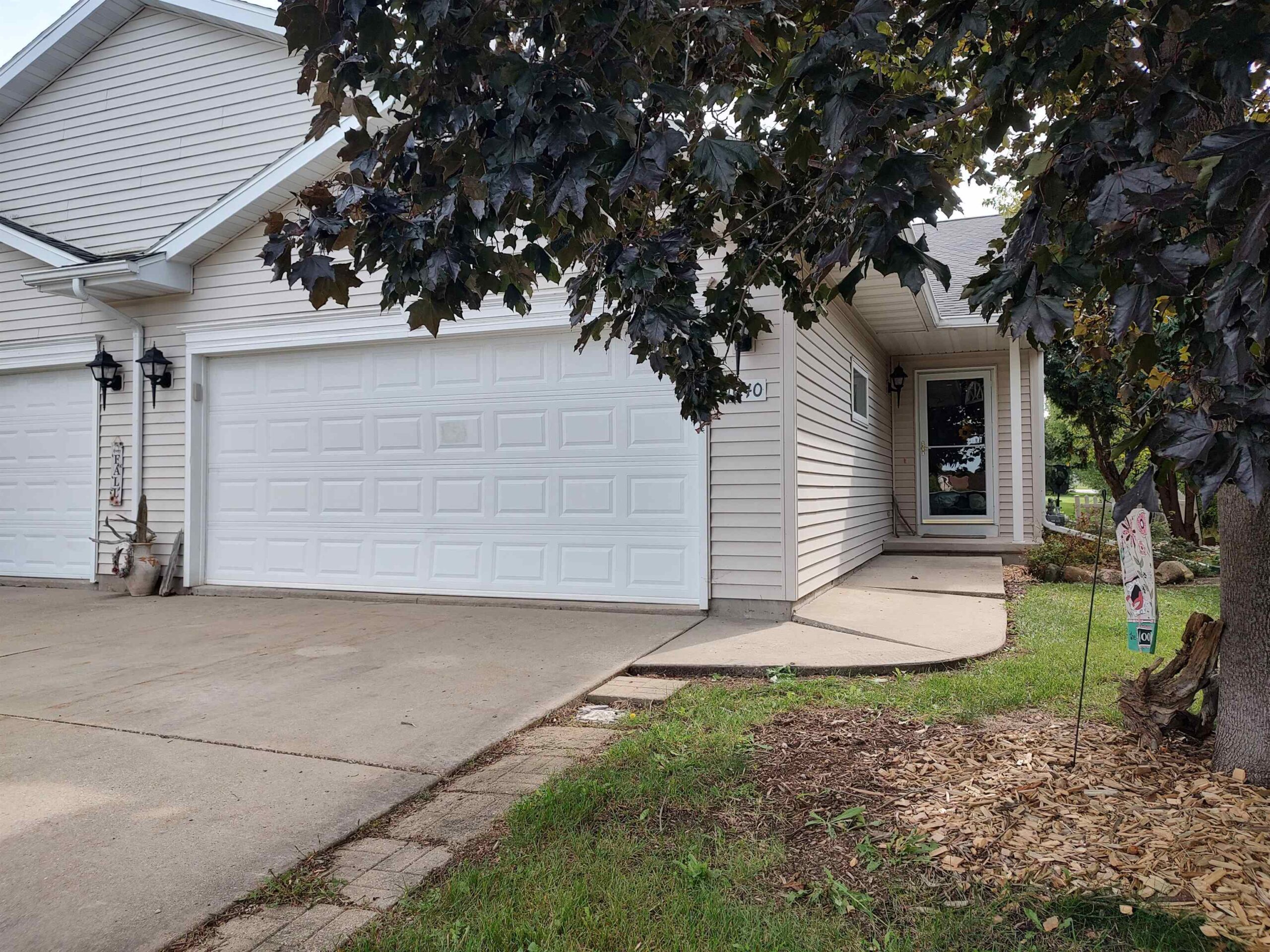 1040 4TH Street property preview photograph