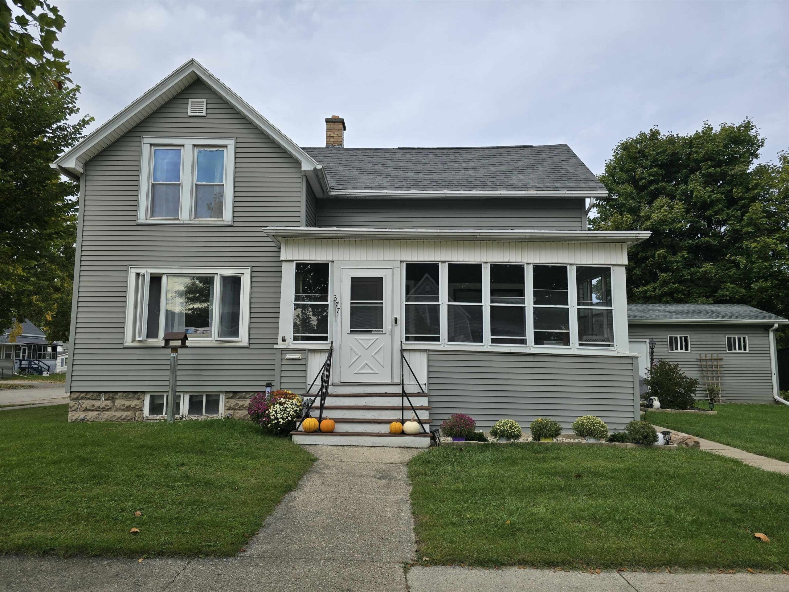 377 THOMAS Street property preview photograph