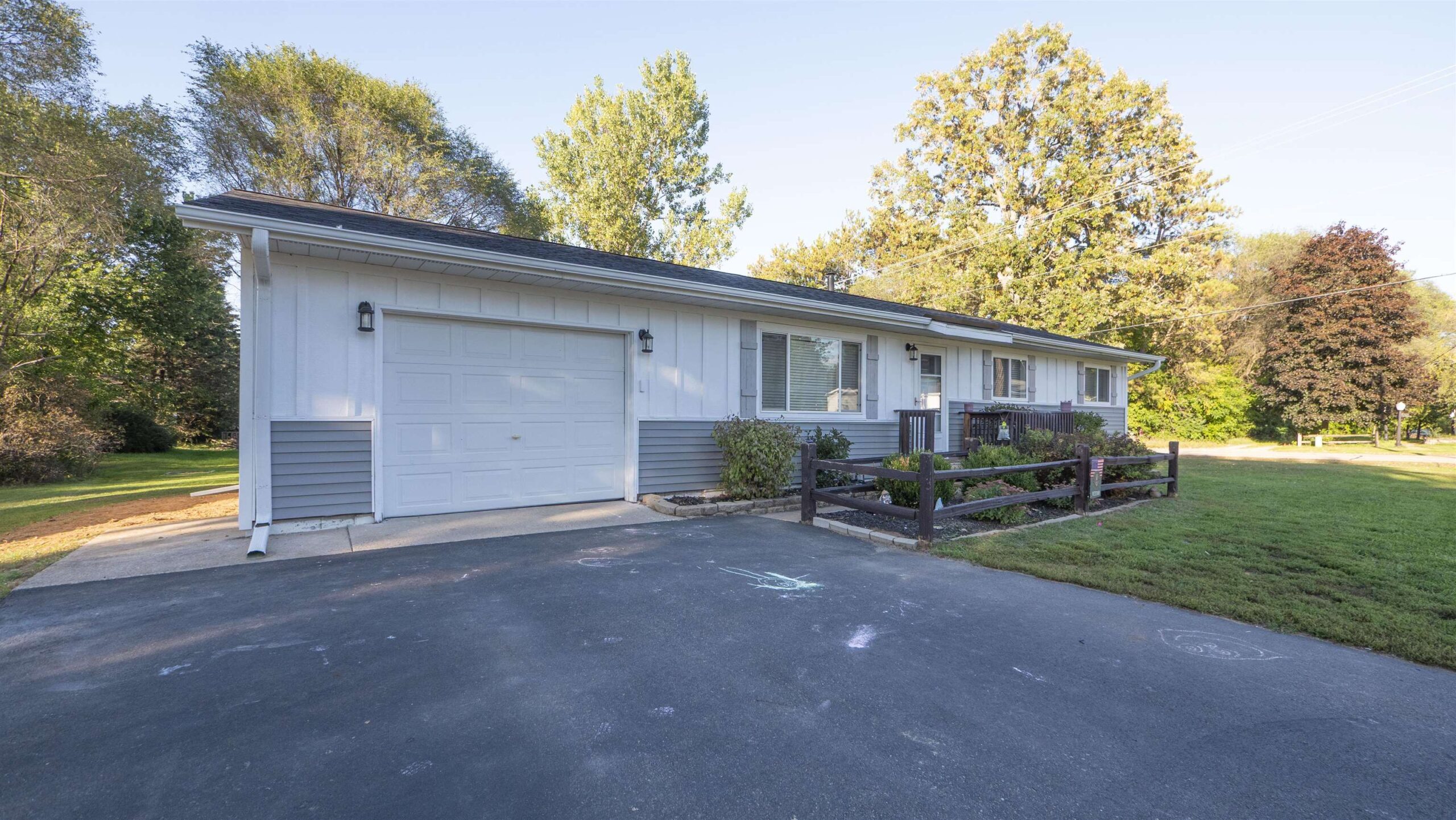 458 E GREEN MEADOW Drive property preview photograph