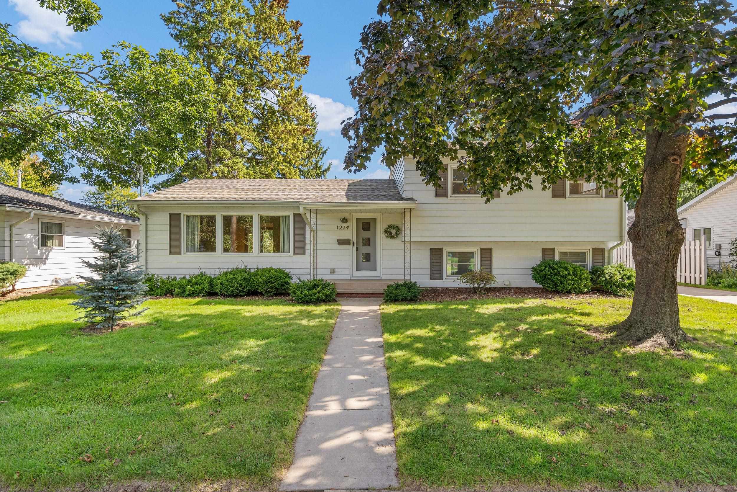 1214 CAMPBELL Street property preview photograph
