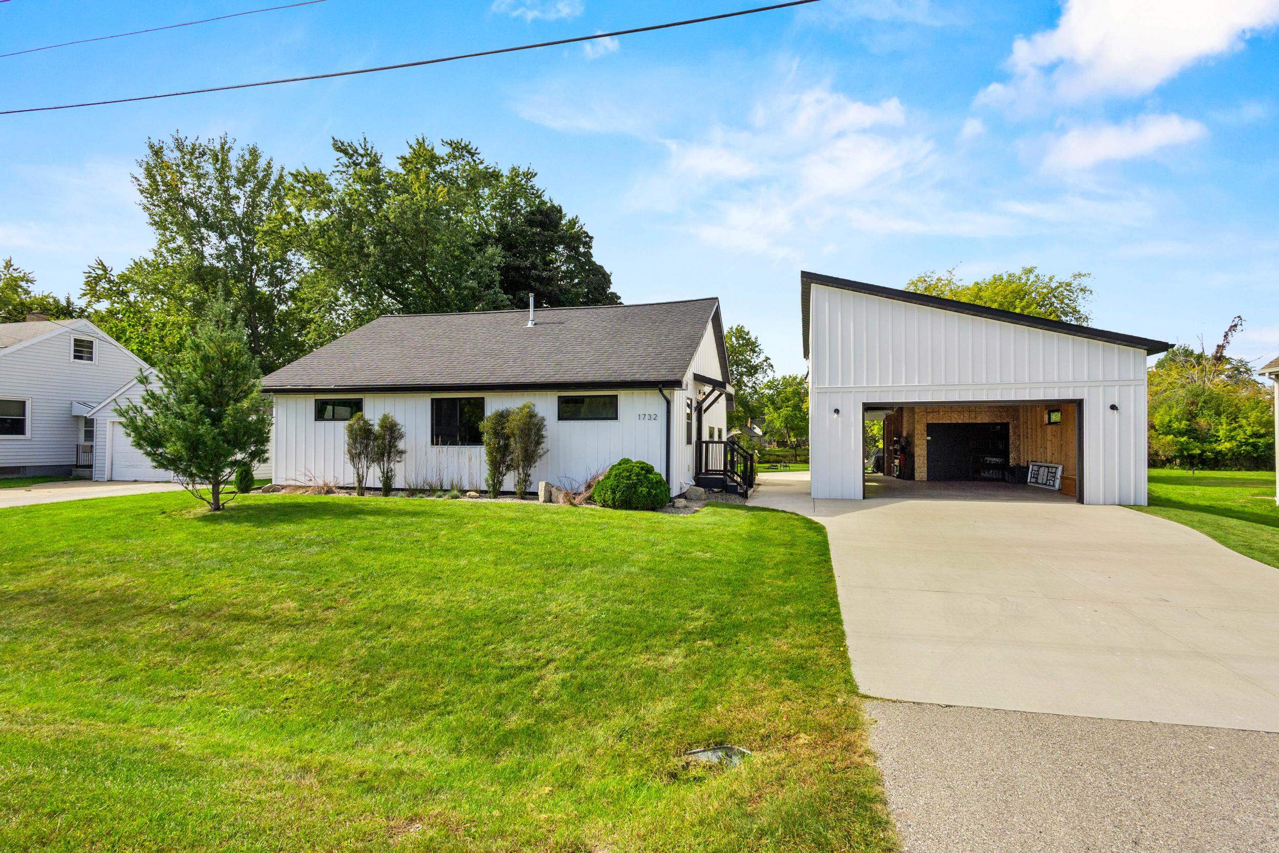 1732 ISLAND Court property preview photograph