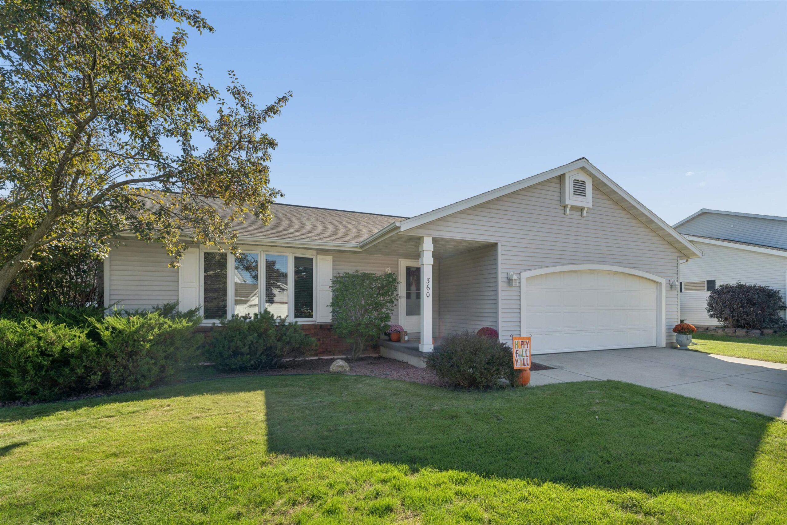 360 WILLSHER Drive property preview photograph