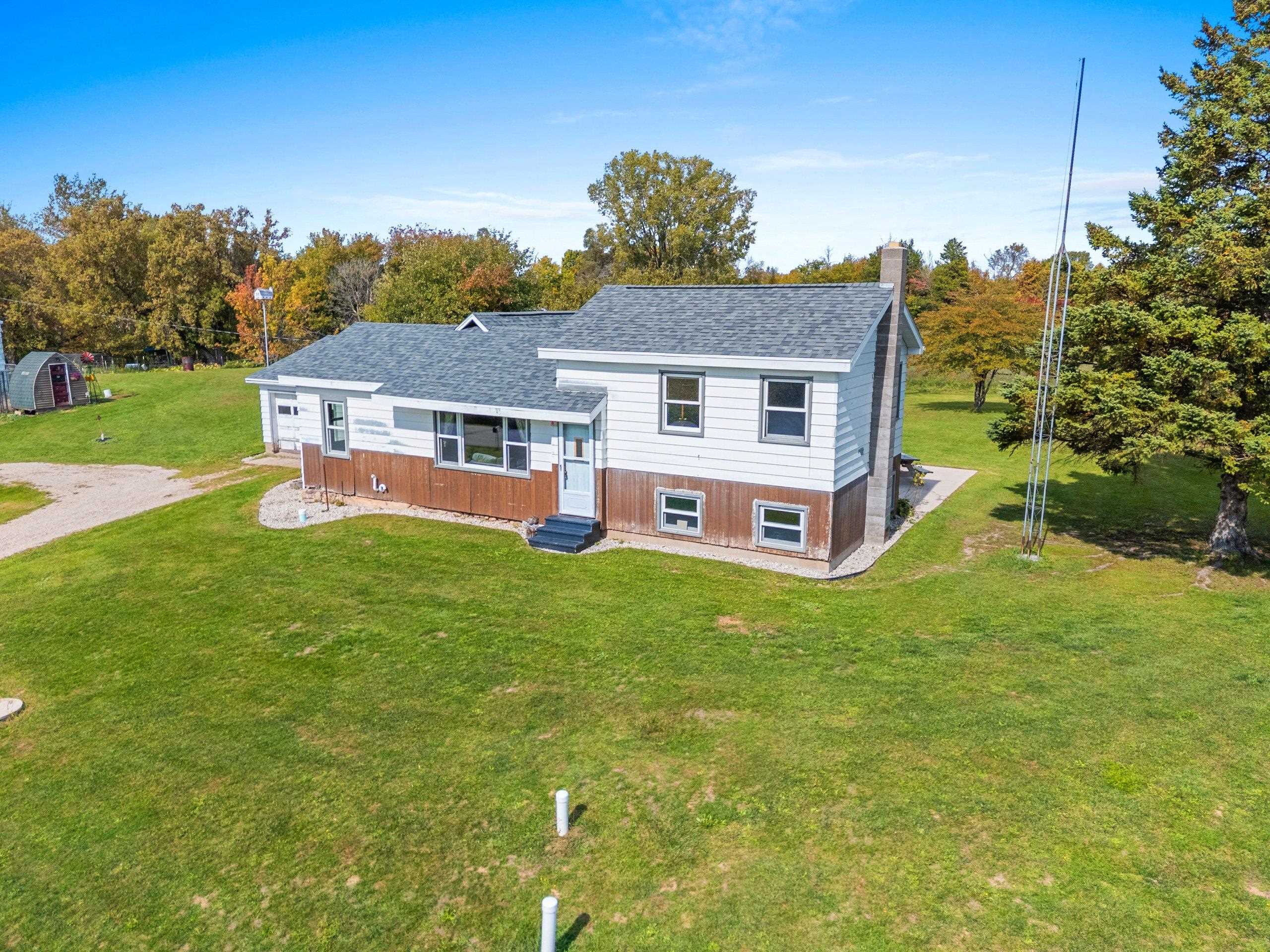 7408 TRAIL Road property preview photograph