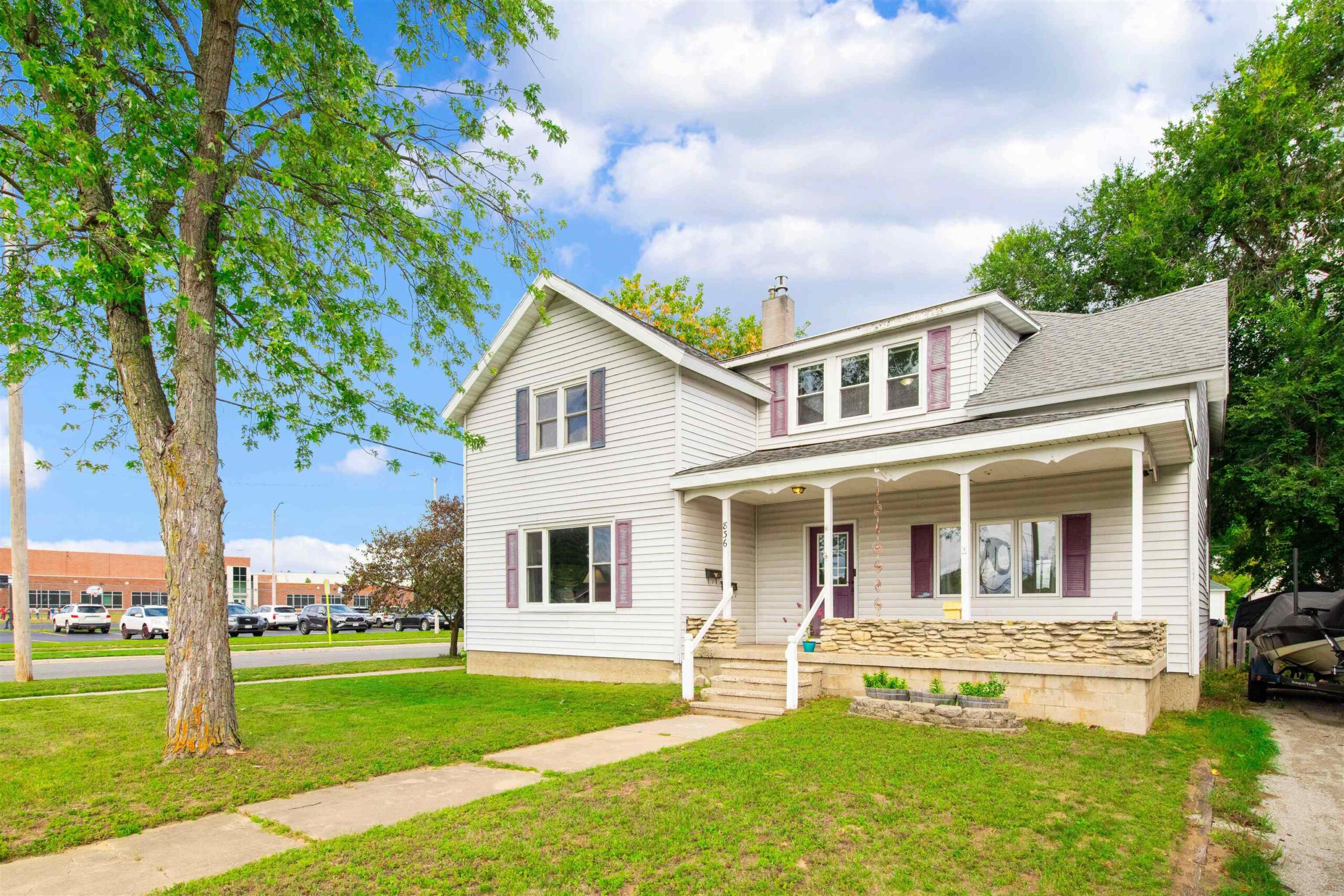836 MAIN Street property preview photograph