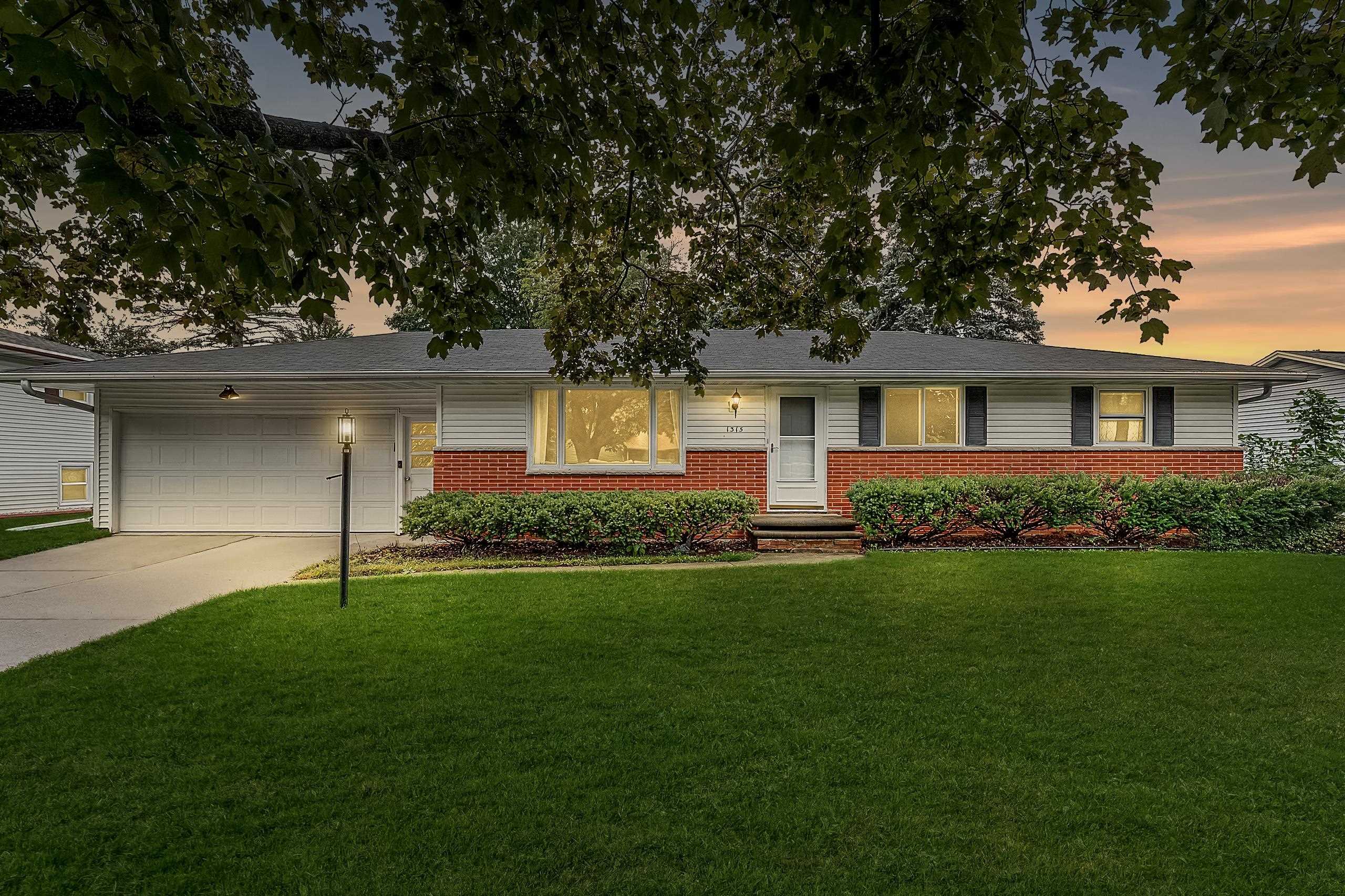1315 APRIL Lane property preview photograph