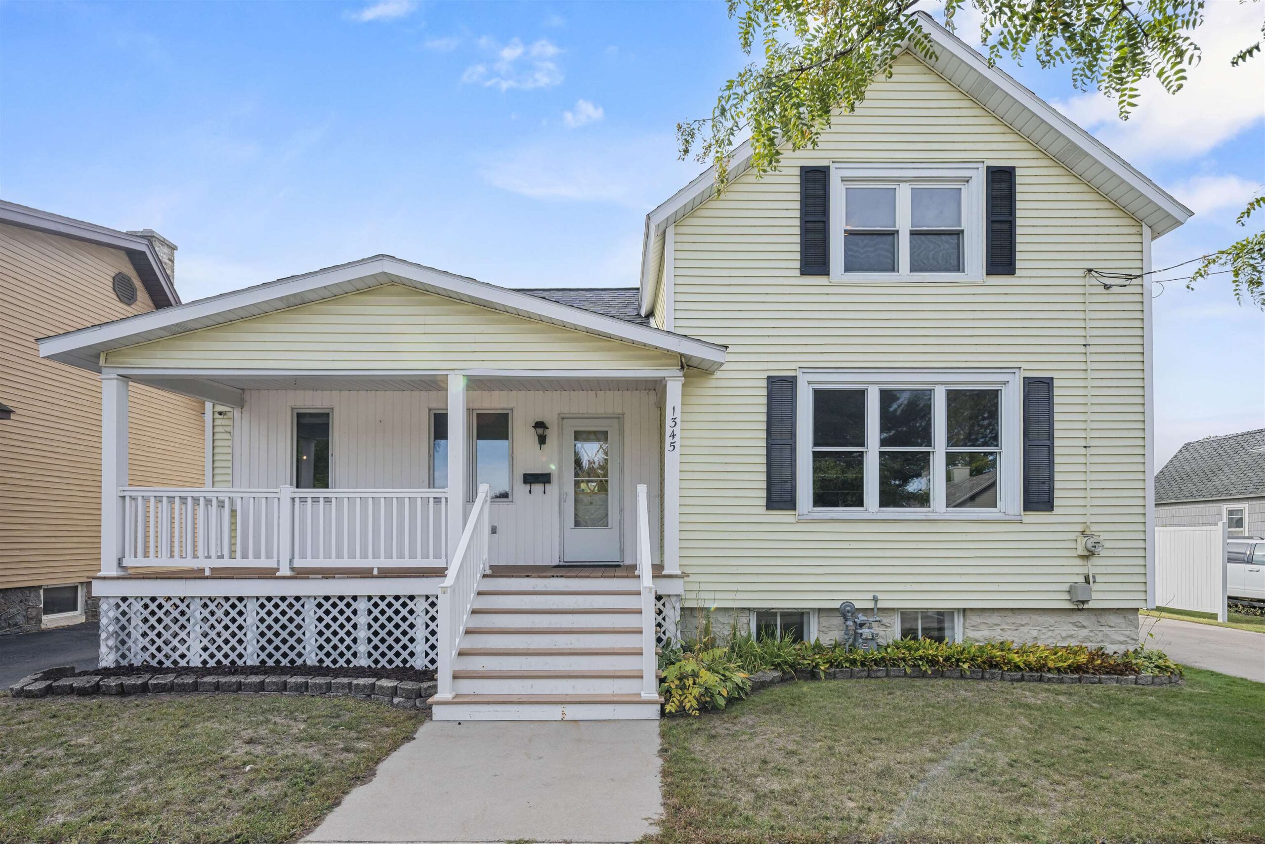 1345 ARMSTRONG Street property preview photograph