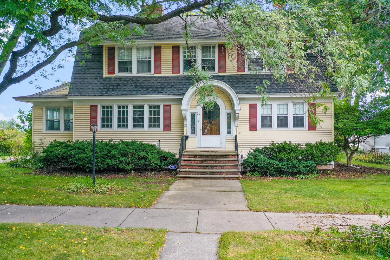 708 GARDEN Street property preview photograph