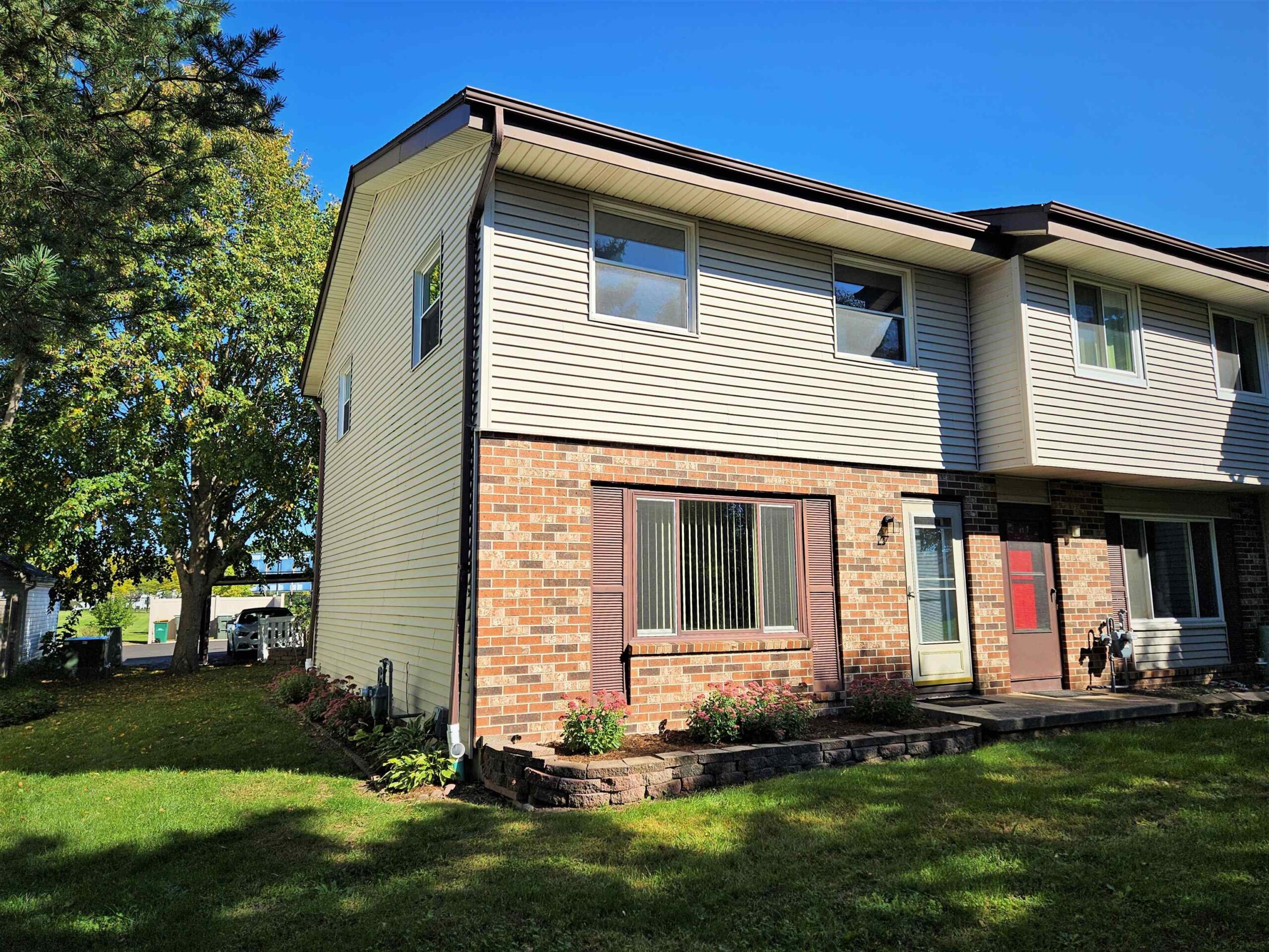 872 CASTLE Road property preview photograph