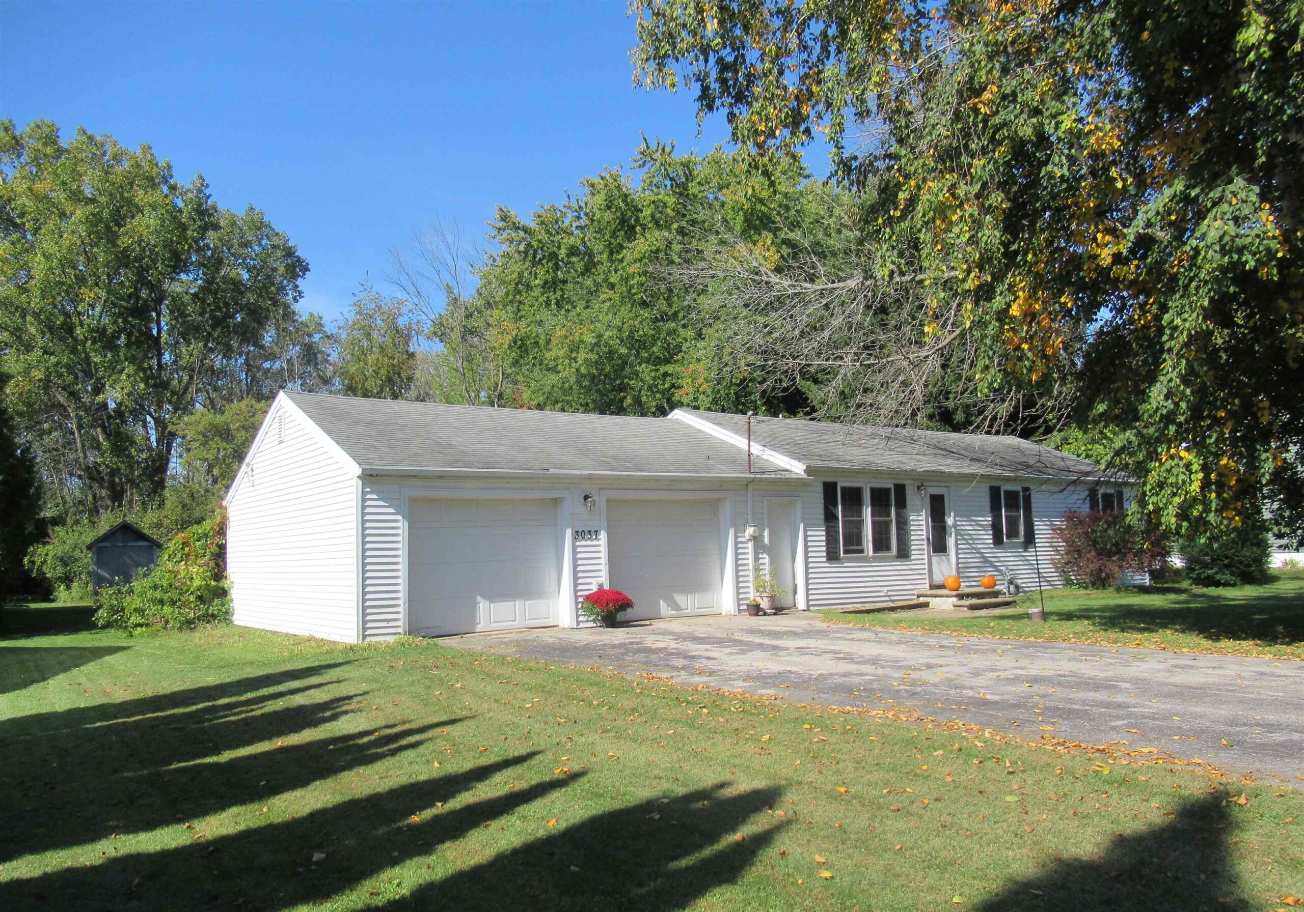 3037 BIRCH Road property preview photograph