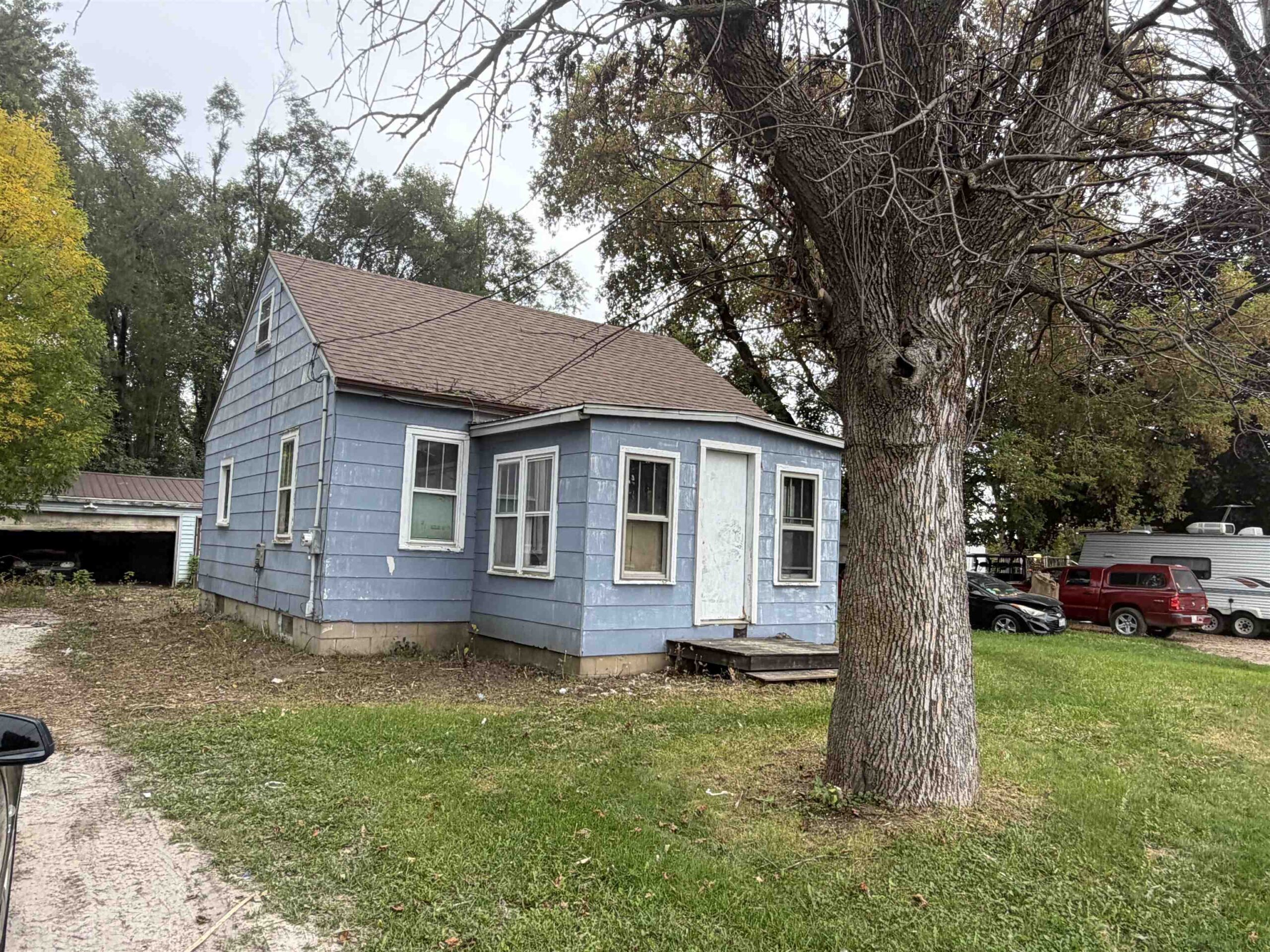 5838 N RICHMOND Street property preview photograph