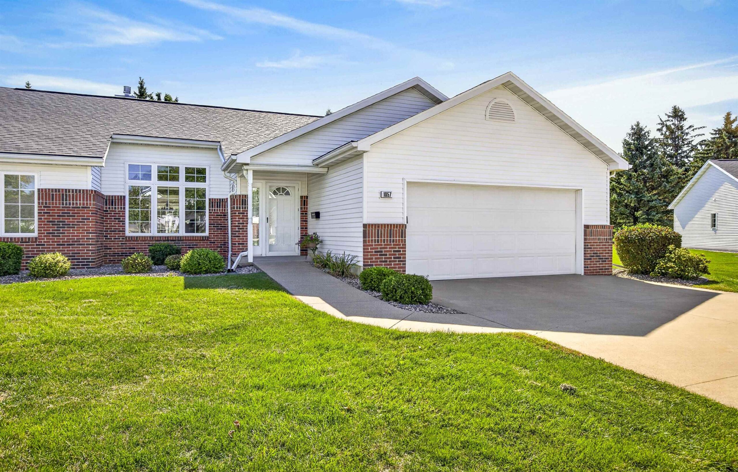1057 W WINDTREE Drive property preview photograph