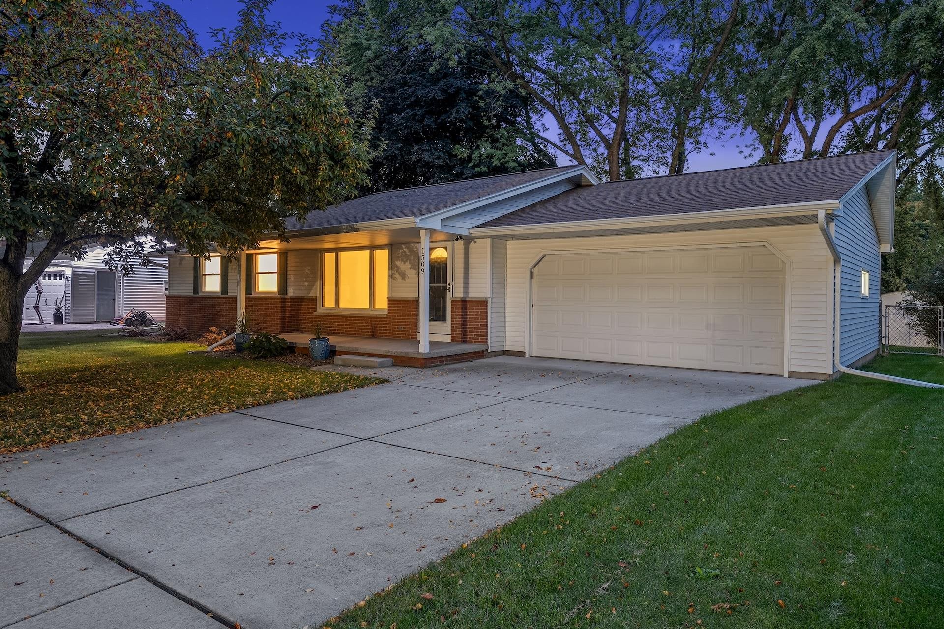 1509 APACHE Avenue property preview photograph