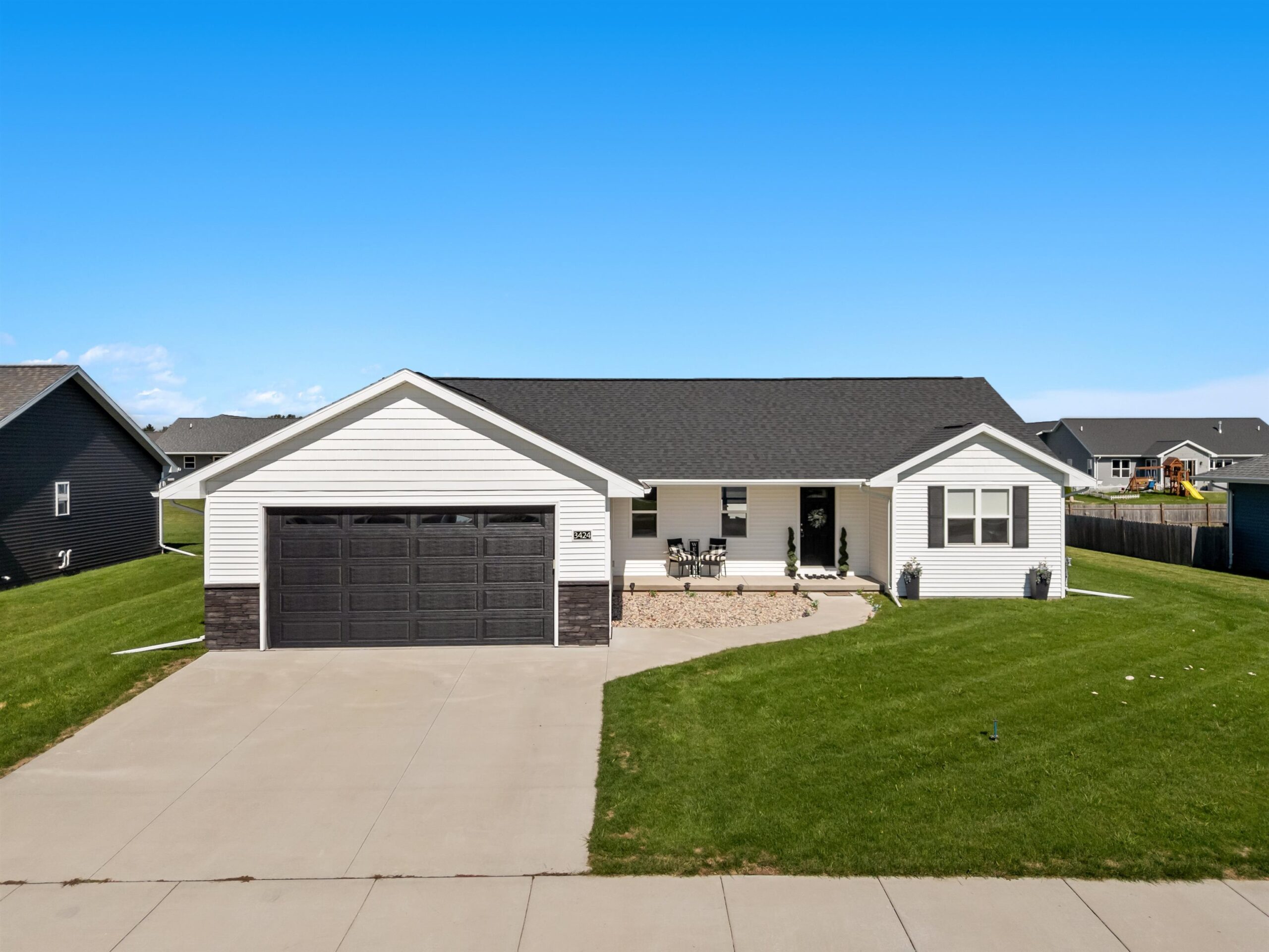 3424 E RUBYRED Drive property preview photograph