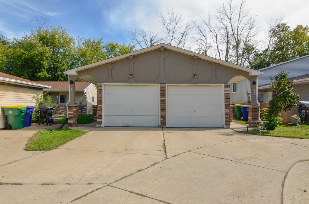 613 VICTORIA Court property preview photograph