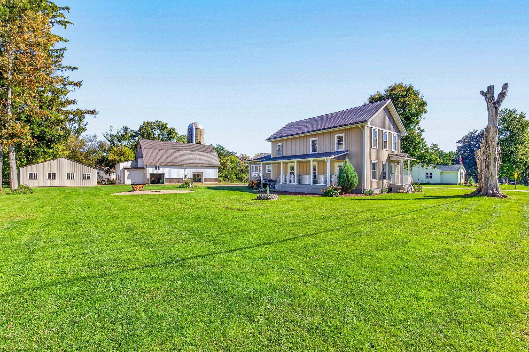 E8582 MECHANIC Street property preview photograph