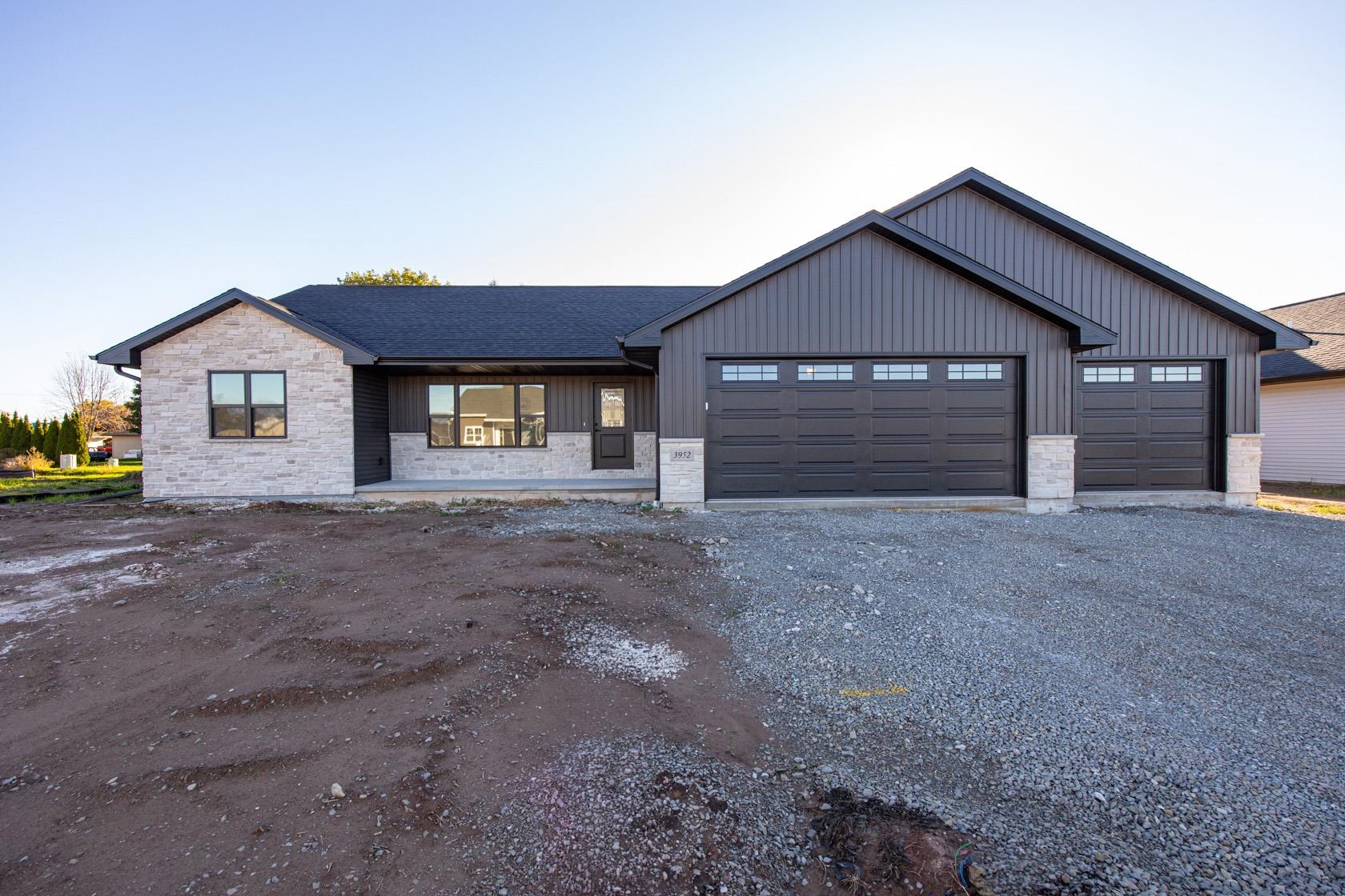 N3952 DEERE Drive property preview photograph