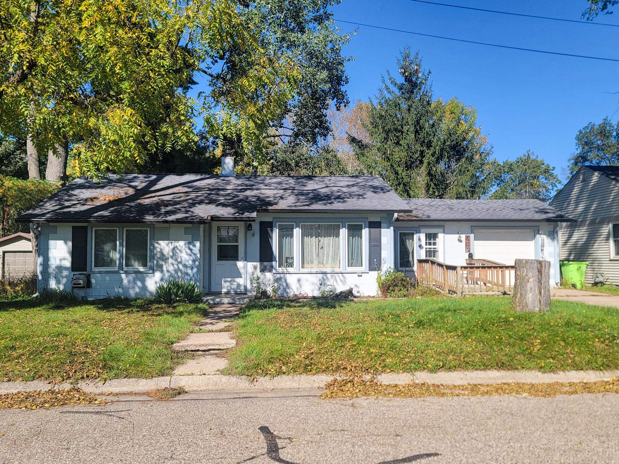 412 WISCONSIN Street property preview photograph