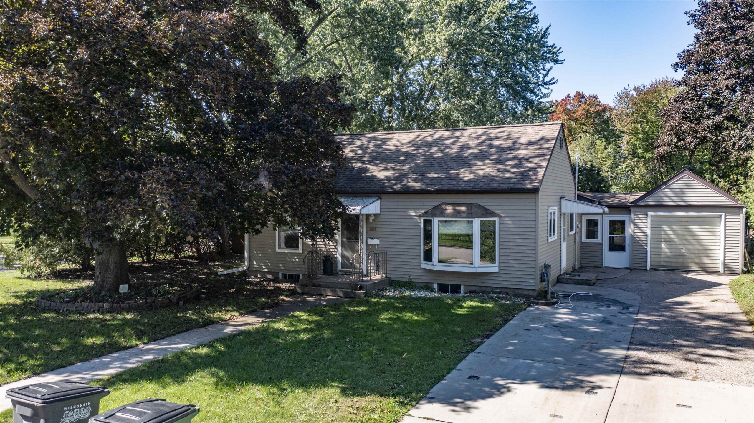 1611 SMITH Street property preview photograph