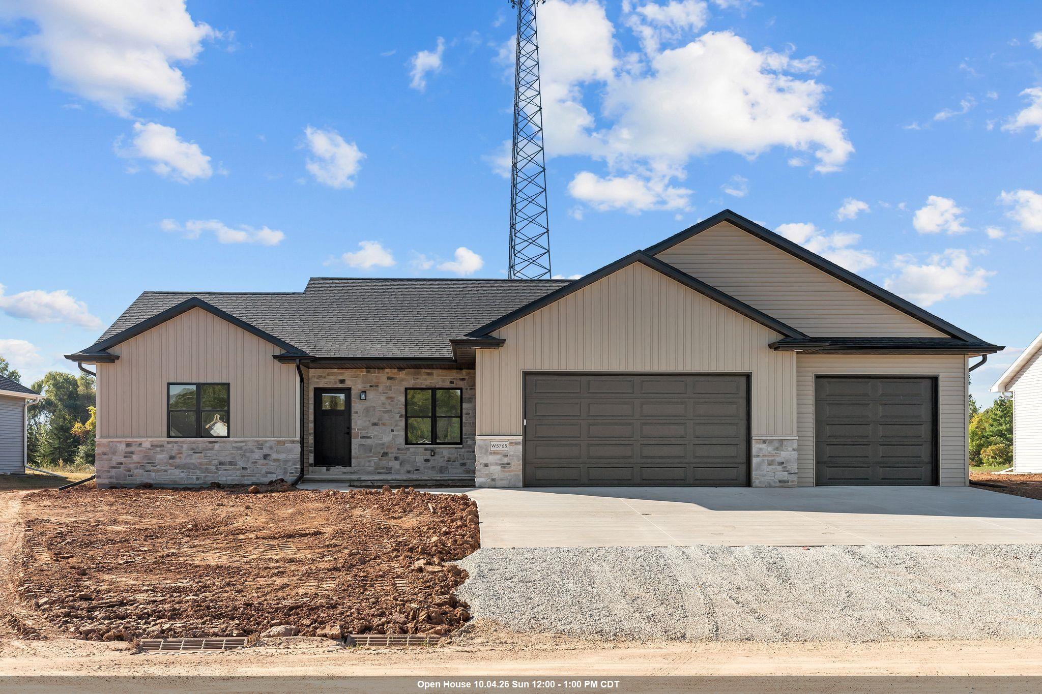 W5765 ROUNDSTONE Place property preview photograph