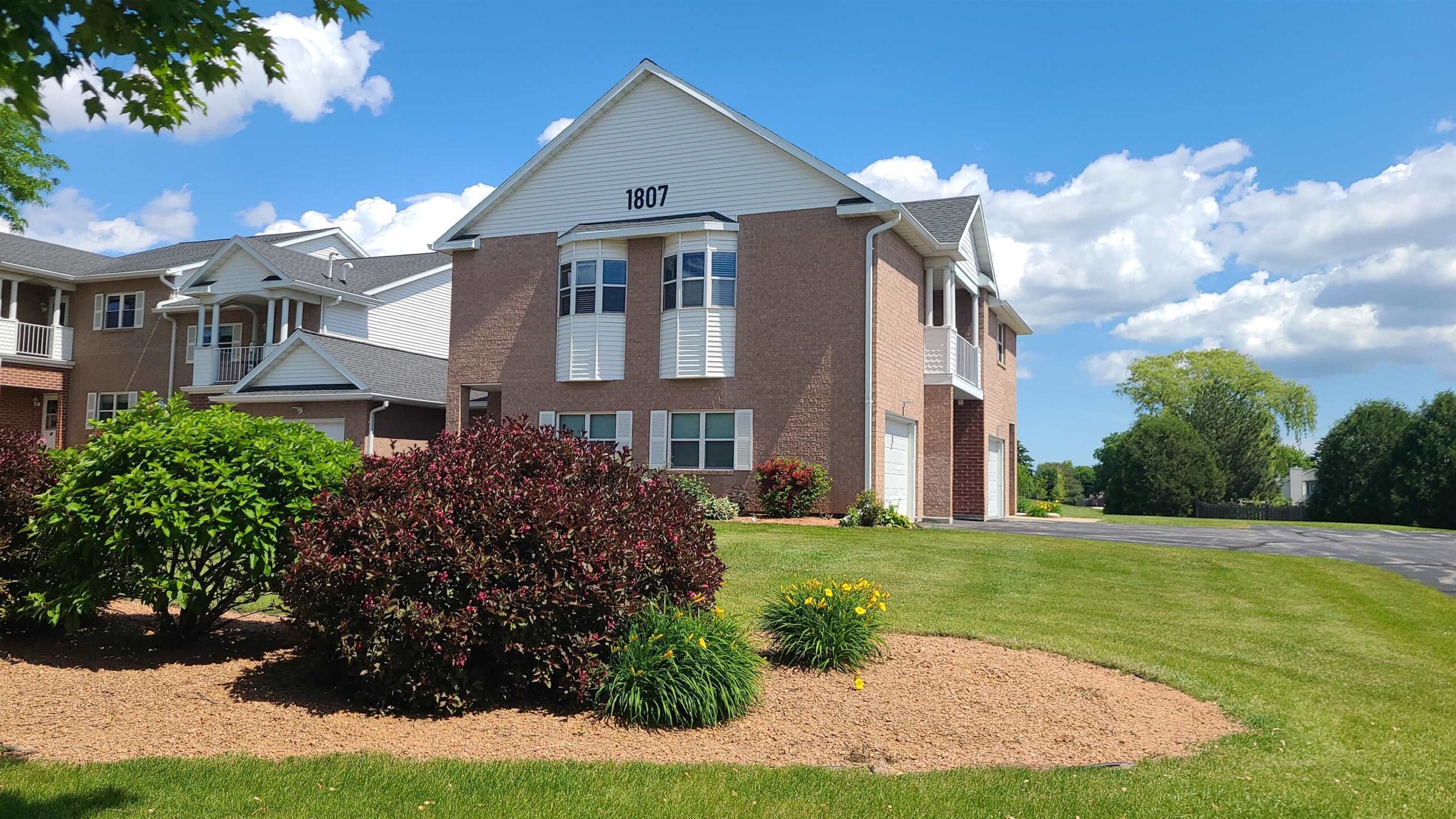 1807 RIDGEWAY Drive property preview photograph