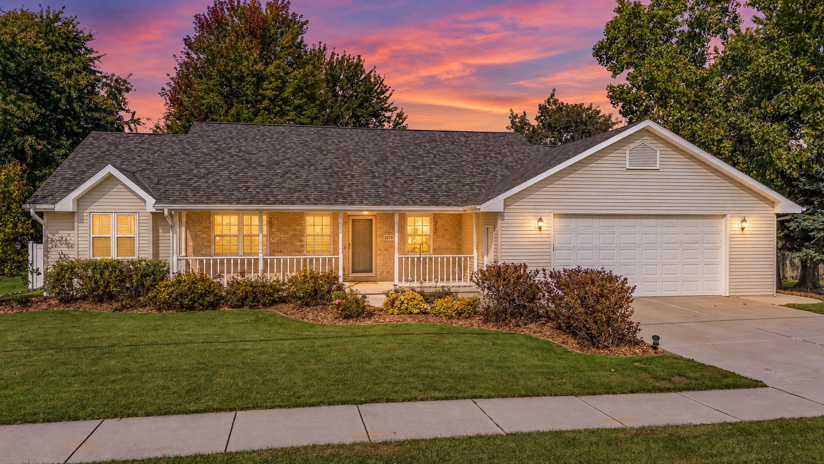 2276 LOST DAUPHIN Road property preview photograph