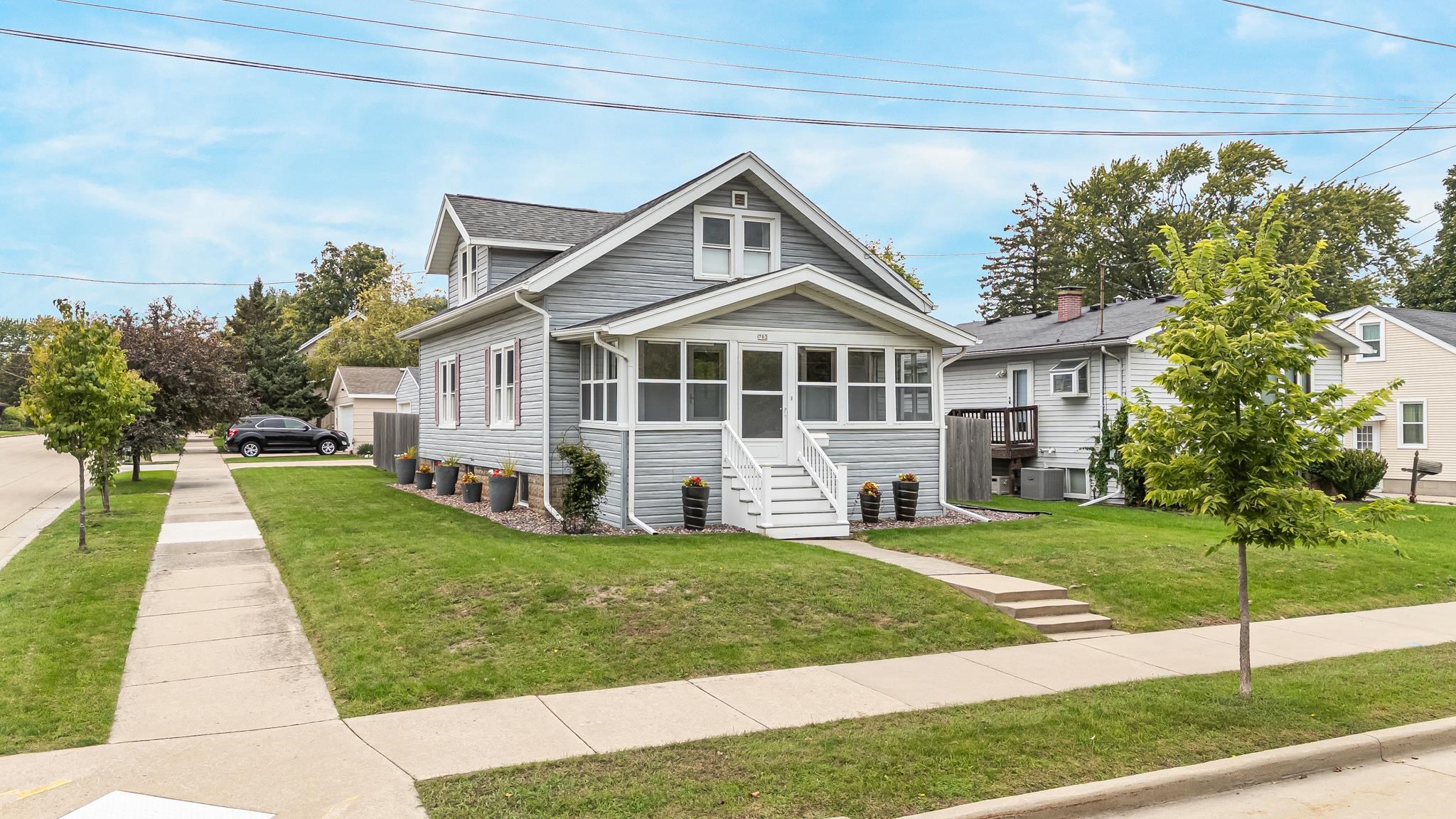703 N SAWYER Street property preview photograph
