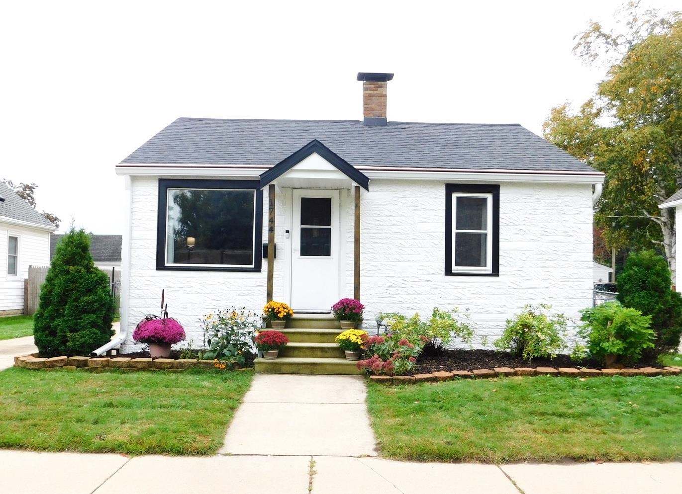1744 EASTMAN Avenue property preview photograph