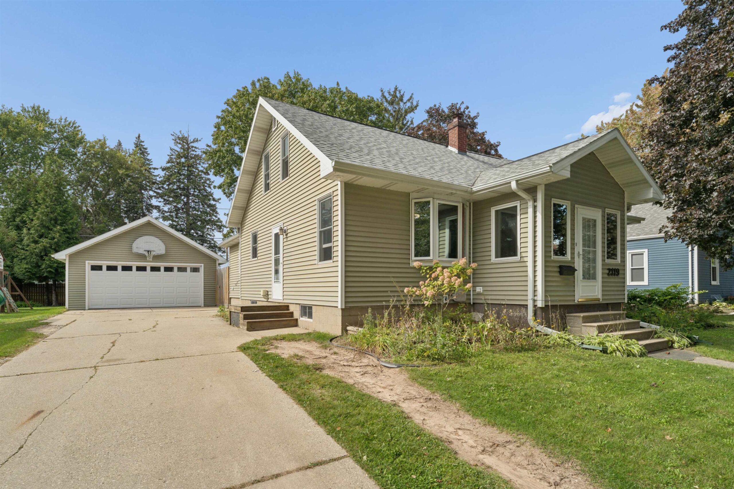 2119 N ERB Street property preview photograph