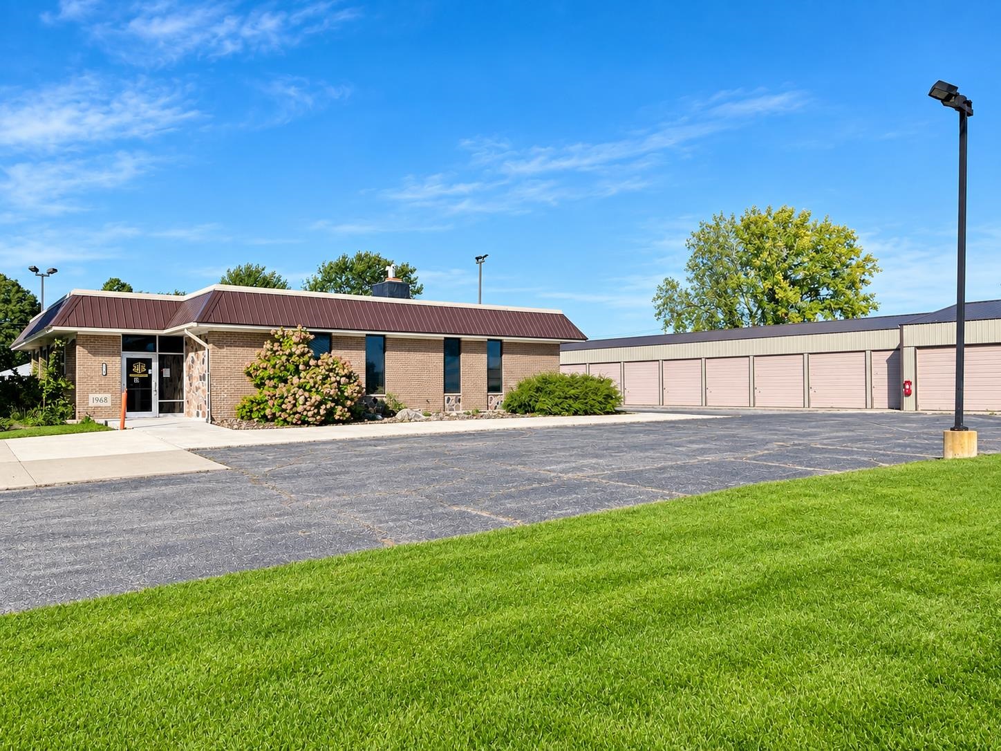 2508 N NEW FRANKEN Road property preview photograph