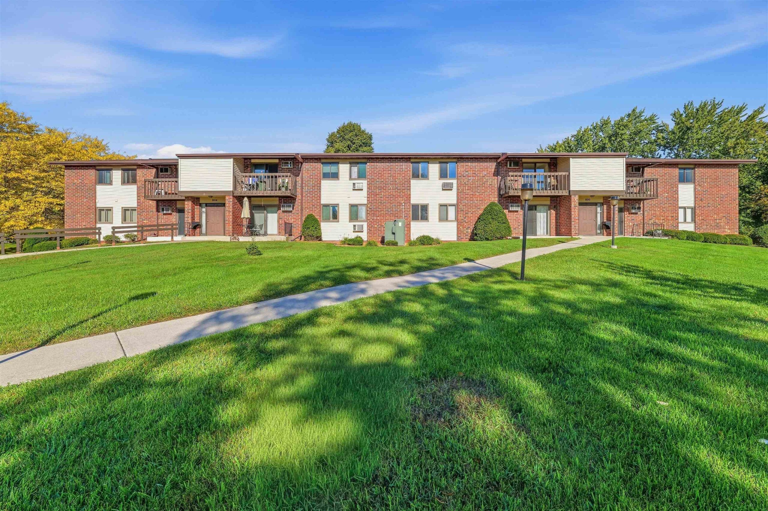 800 S PARK Avenue property preview photograph