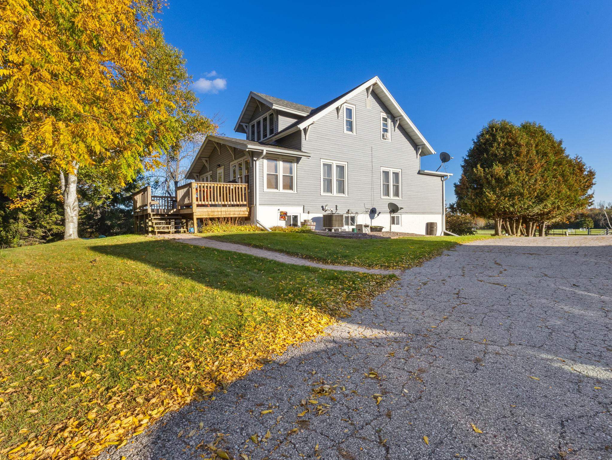 W4769 MILLION DOLLAR Road property preview photograph