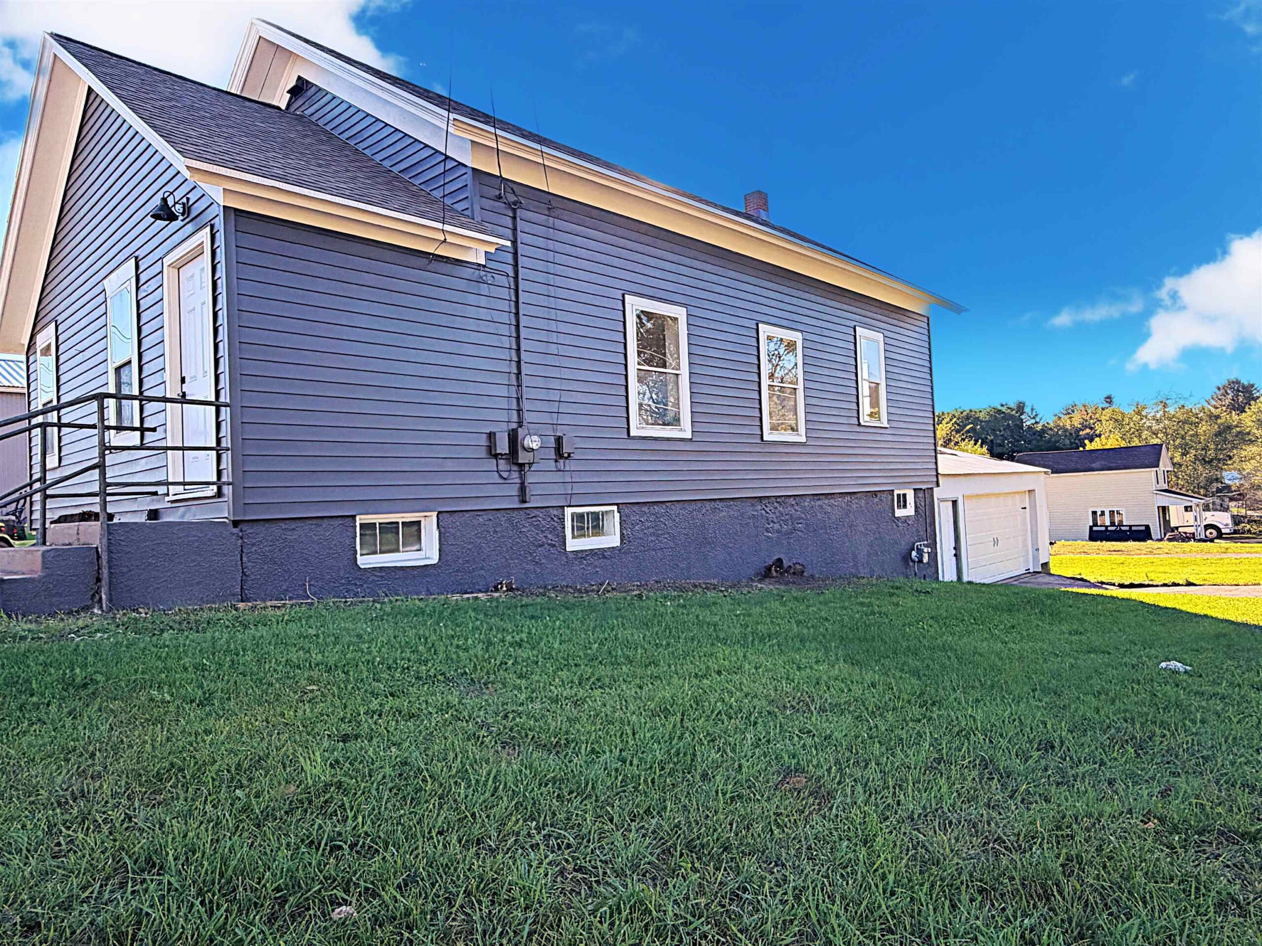 142 BENNETT Street property preview photograph