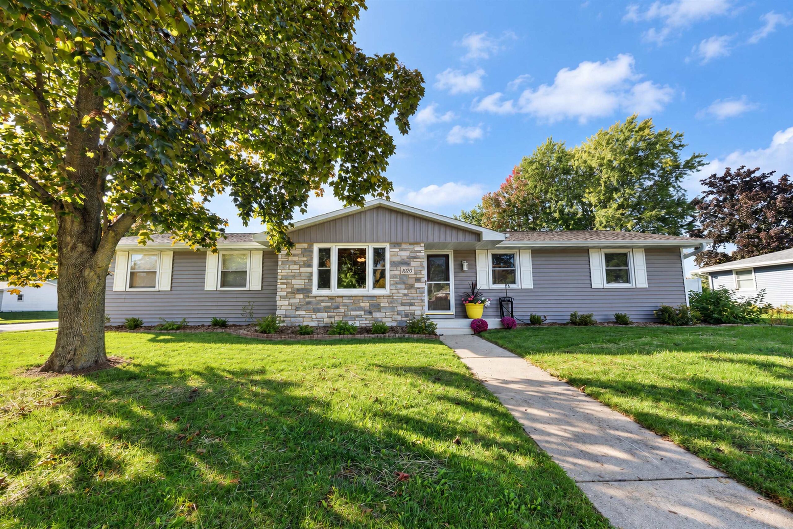 1020 STAR Street property preview photograph