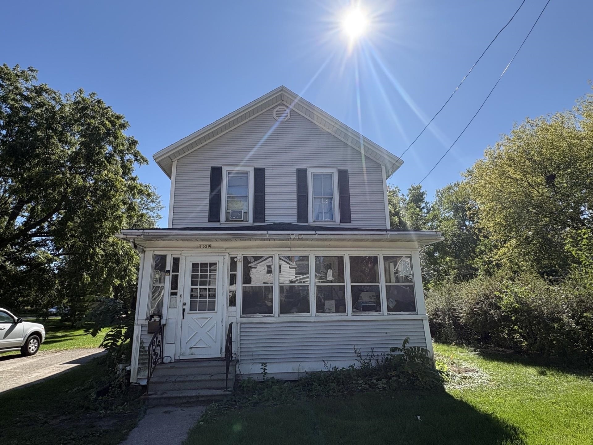 1529 OSHKOSH Avenue property preview photograph